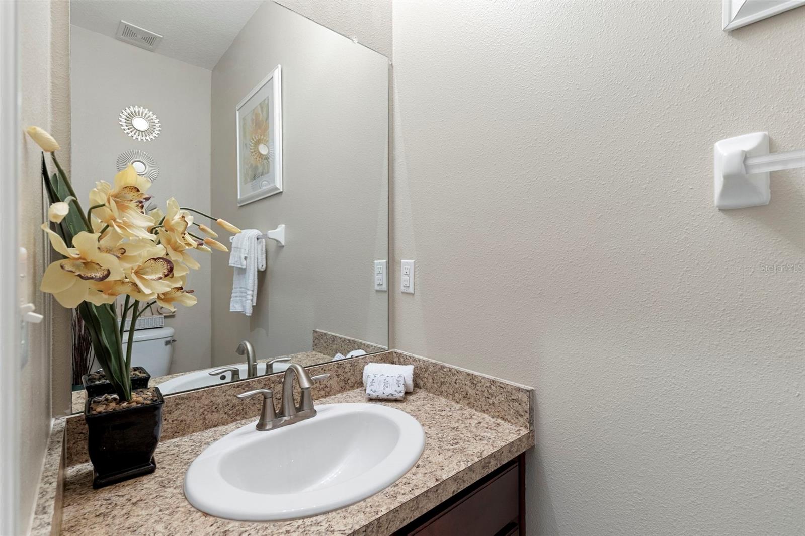 Image 8 of 85 For 3755 Silverlake Way