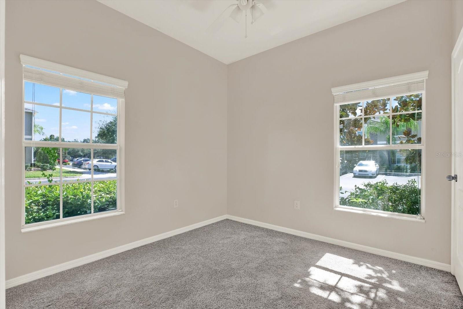 Image 10 of 33 For 31215 Claridge Place