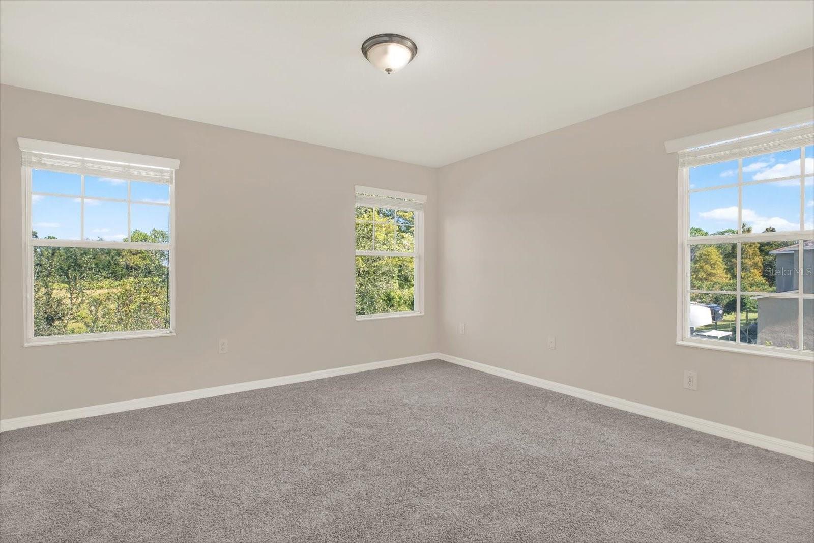 Image 15 of 33 For 31215 Claridge Place