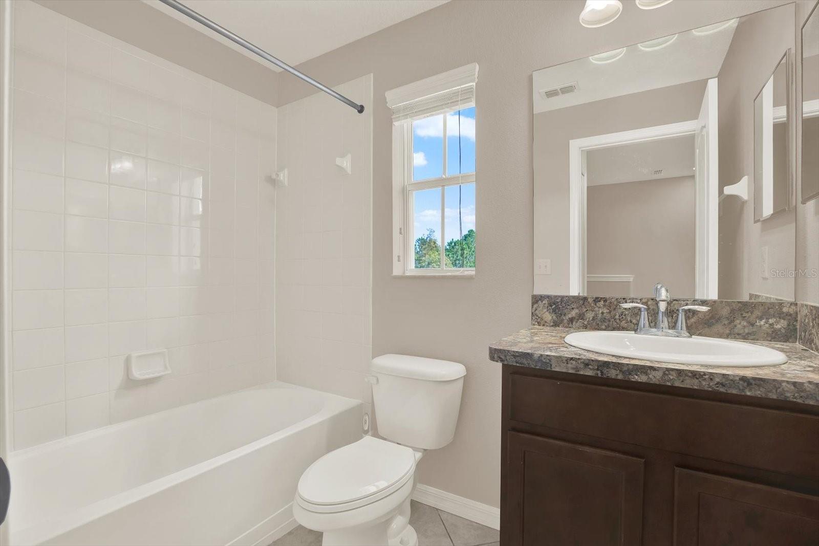 Image 16 of 33 For 31215 Claridge Place