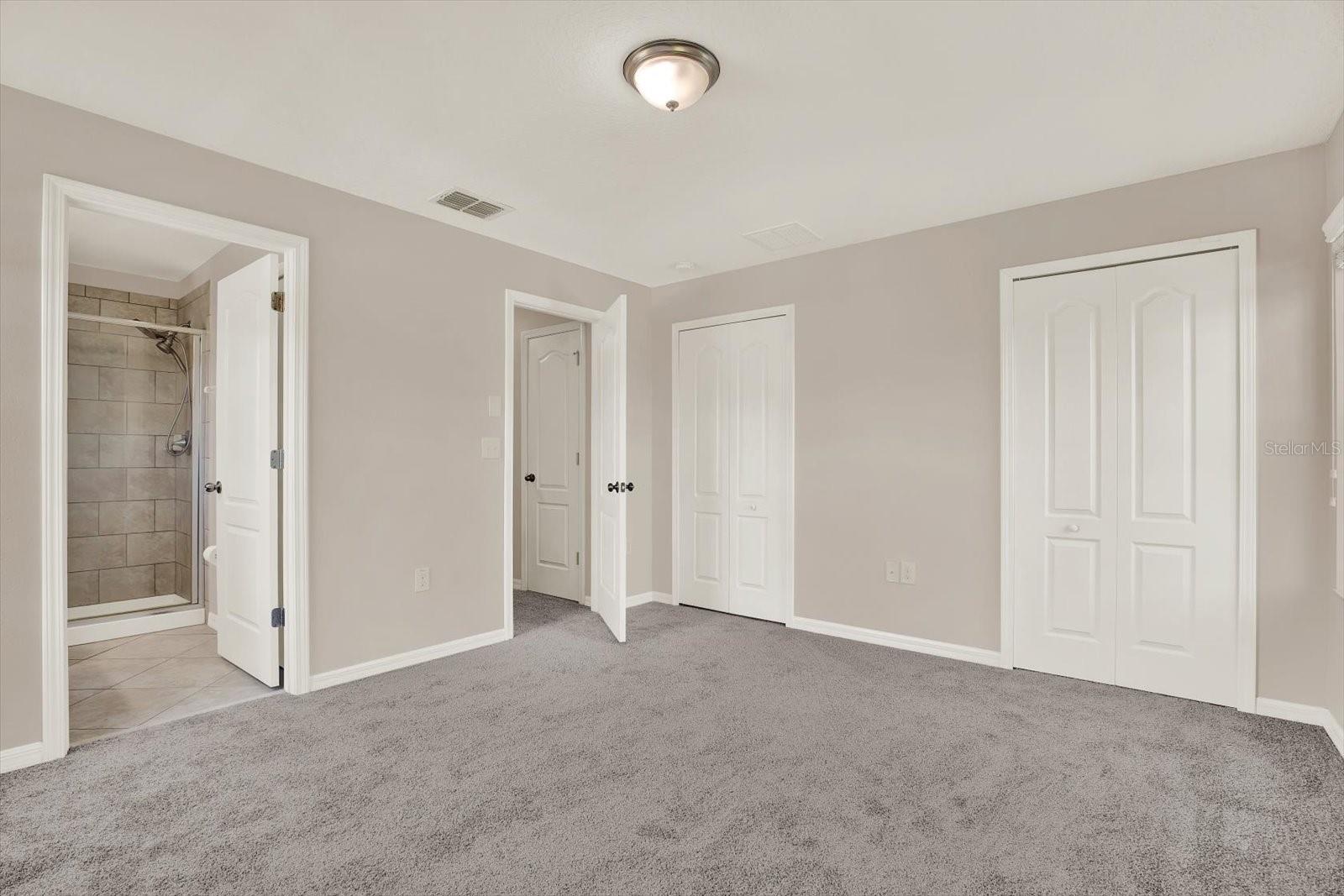 Image 17 of 33 For 31215 Claridge Place