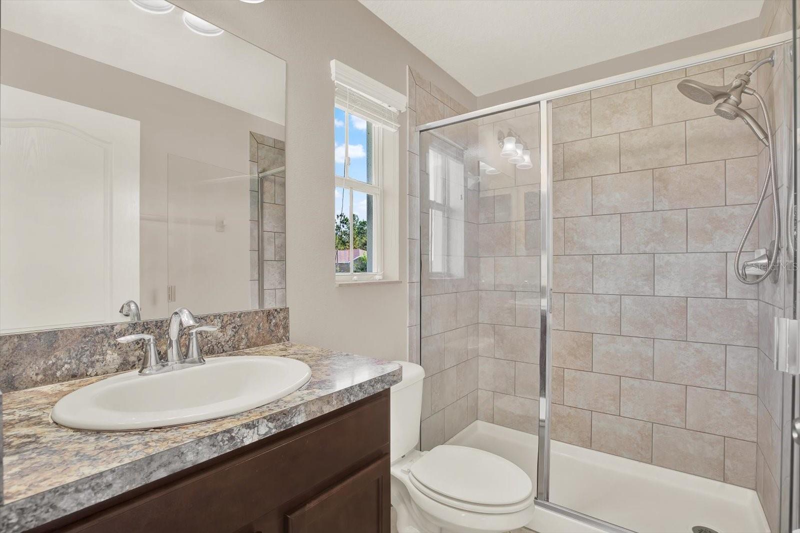 Image 19 of 33 For 31215 Claridge Place