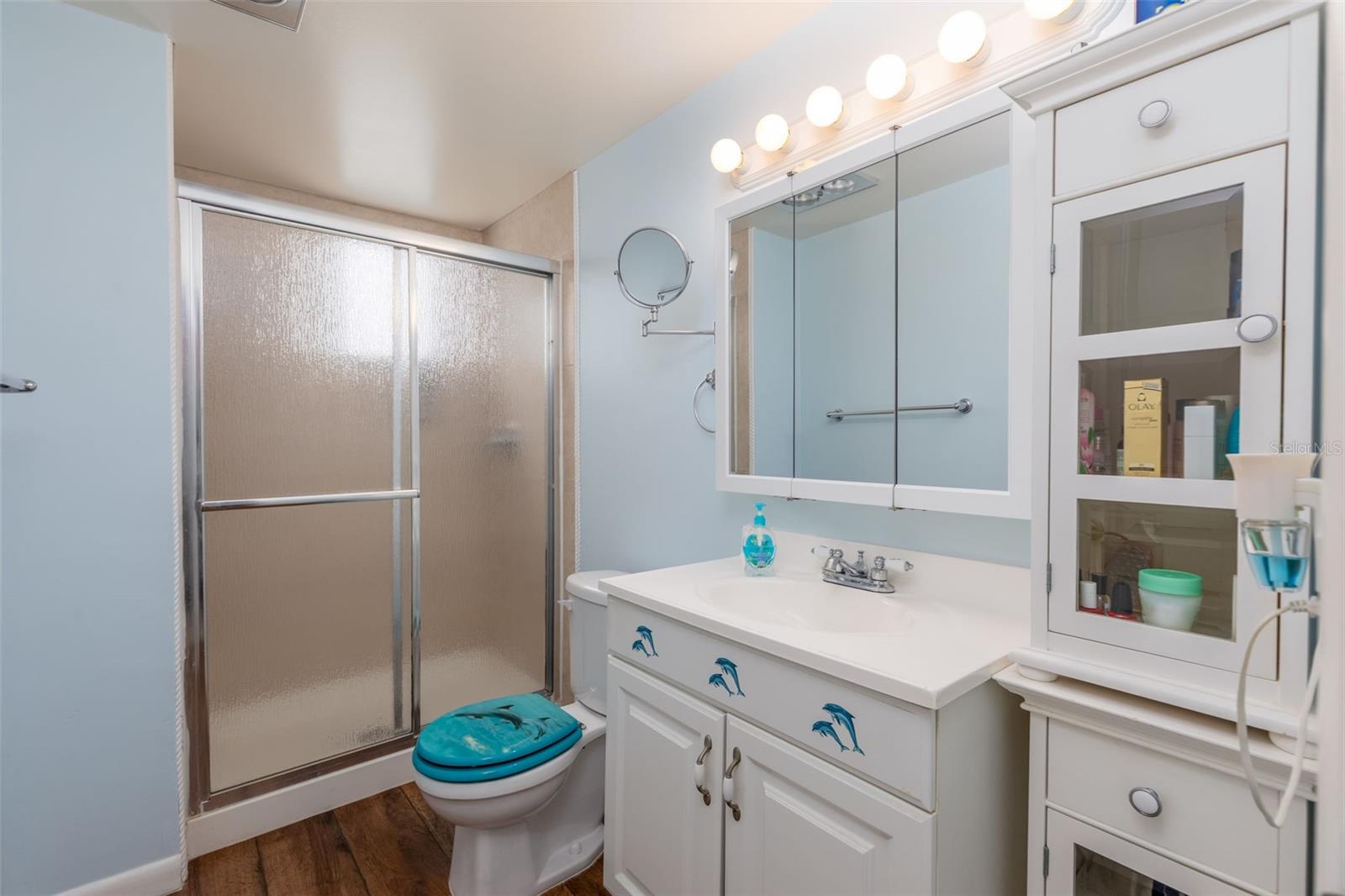 Image 16 of 48 For 1893 Shore Drive S 203