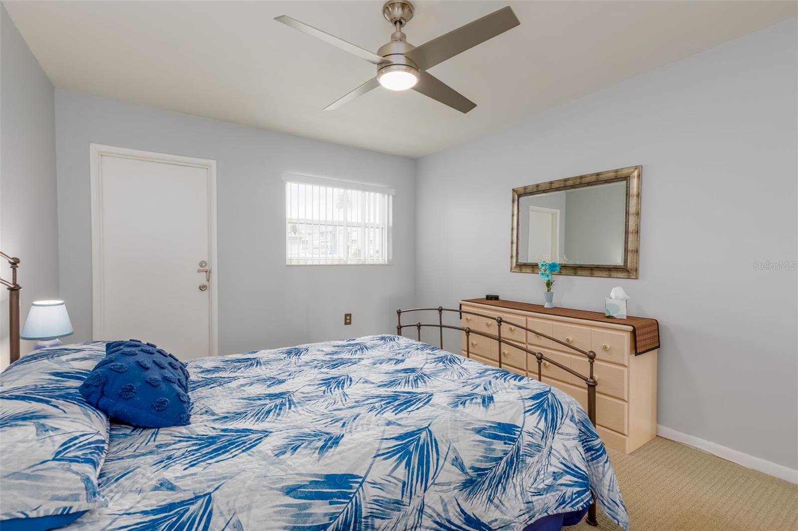 Image 18 of 48 For 1893 Shore Drive S 203