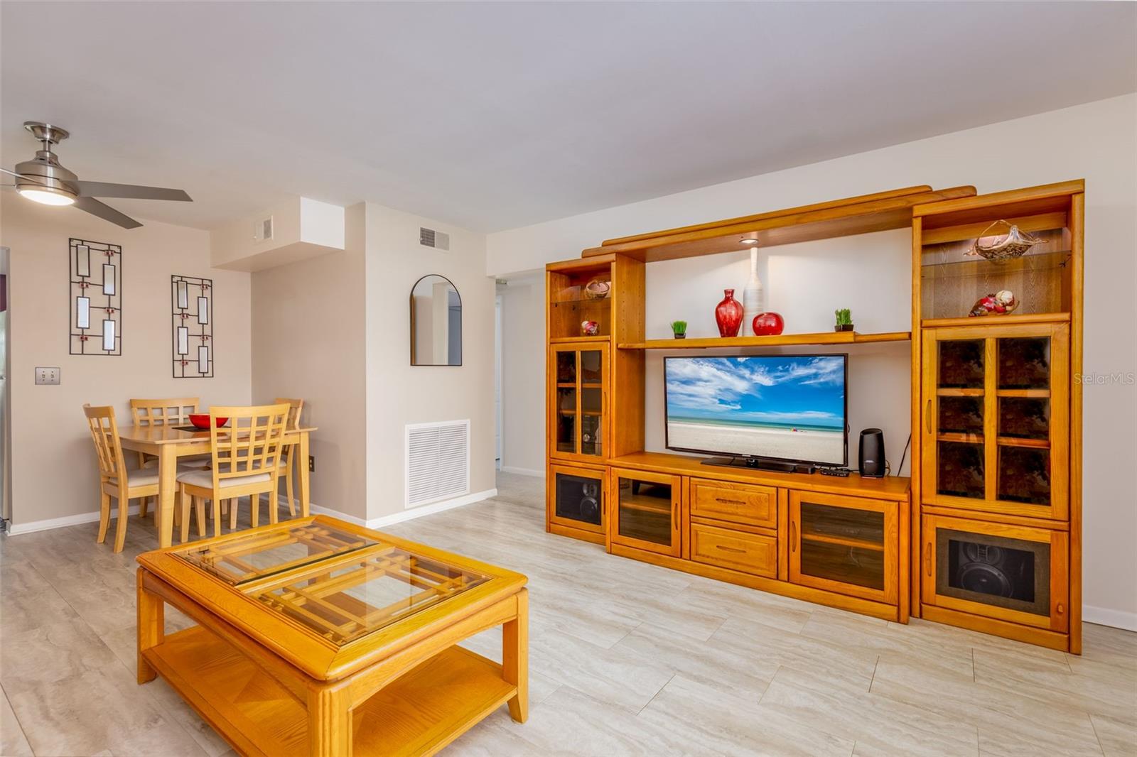 Image 5 of 48 For 1893 Shore Drive S 203
