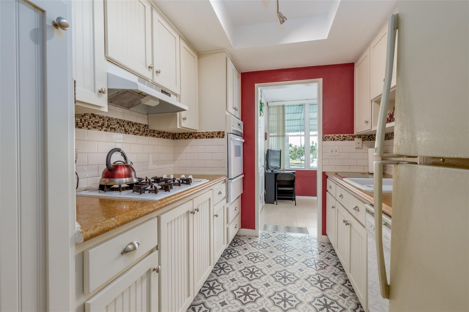 Image 9 of 48 For 1893 Shore Drive S 203