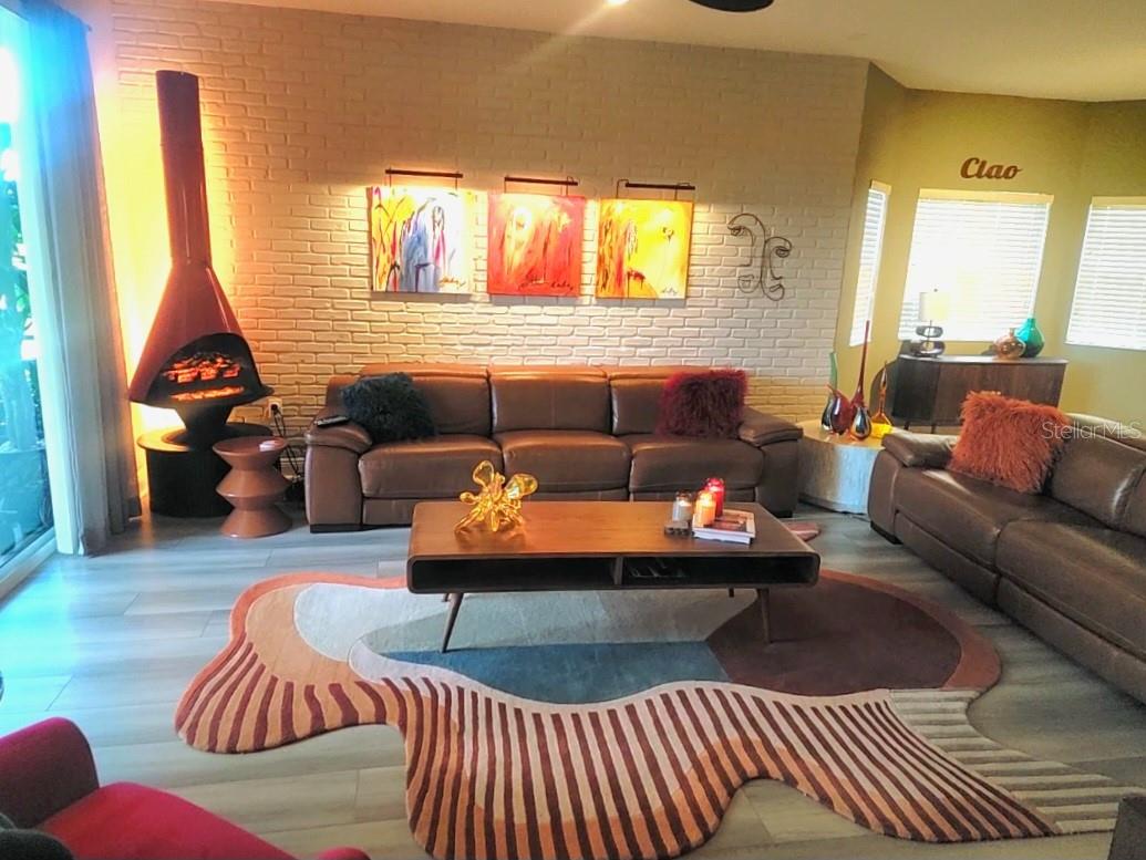 Image 7 of 33 For 7194 Key Haven Road 206