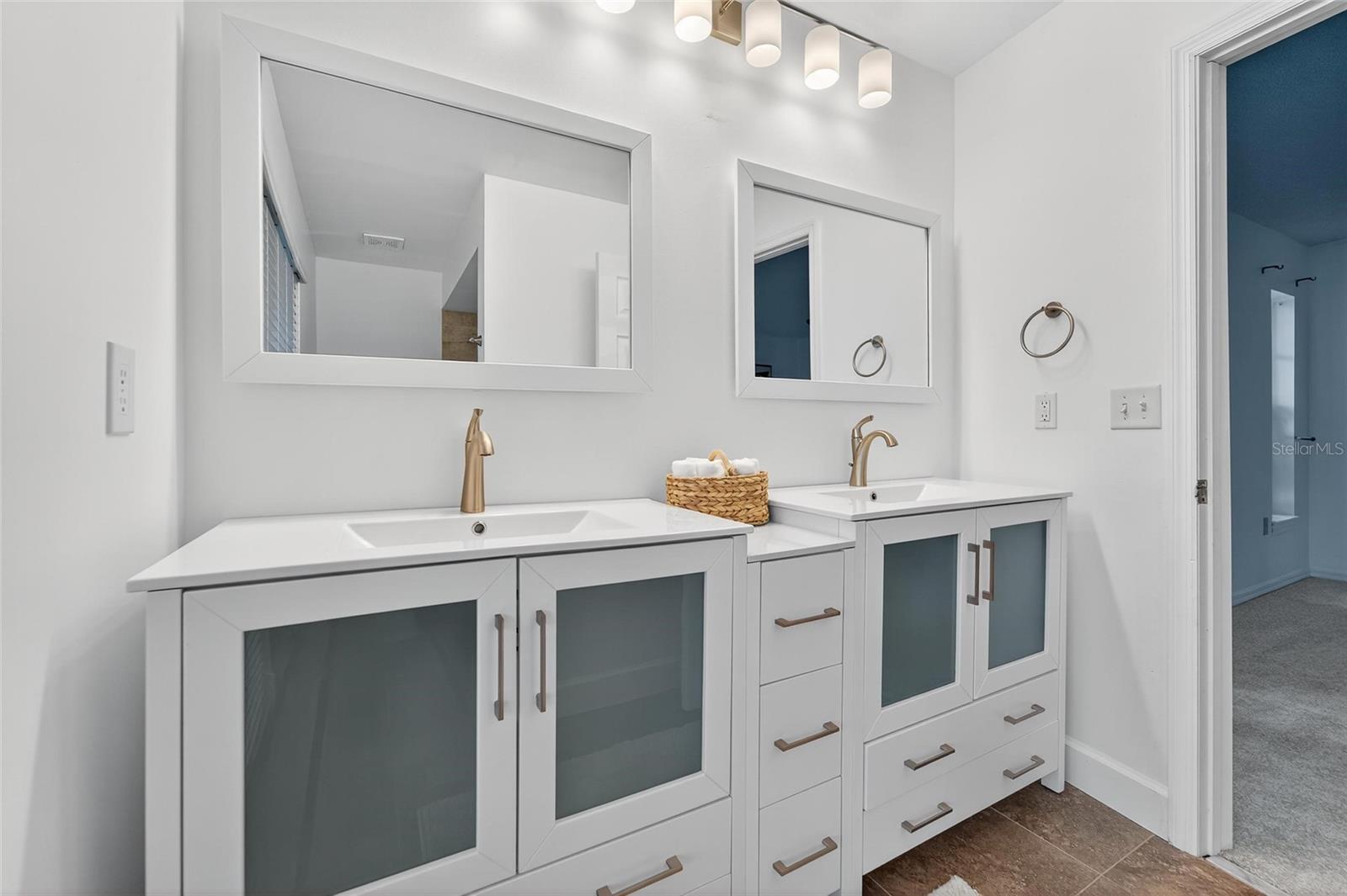 Image 39 of 100 For 2873 Sea Pines Circle W