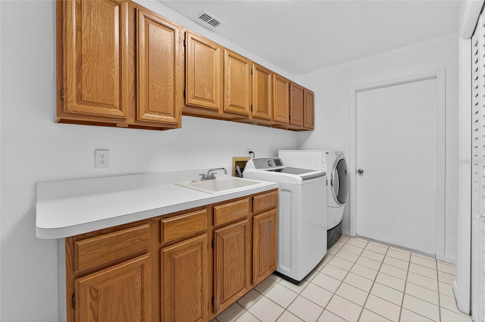 Image 53 of 100 For 2873 Sea Pines Circle W