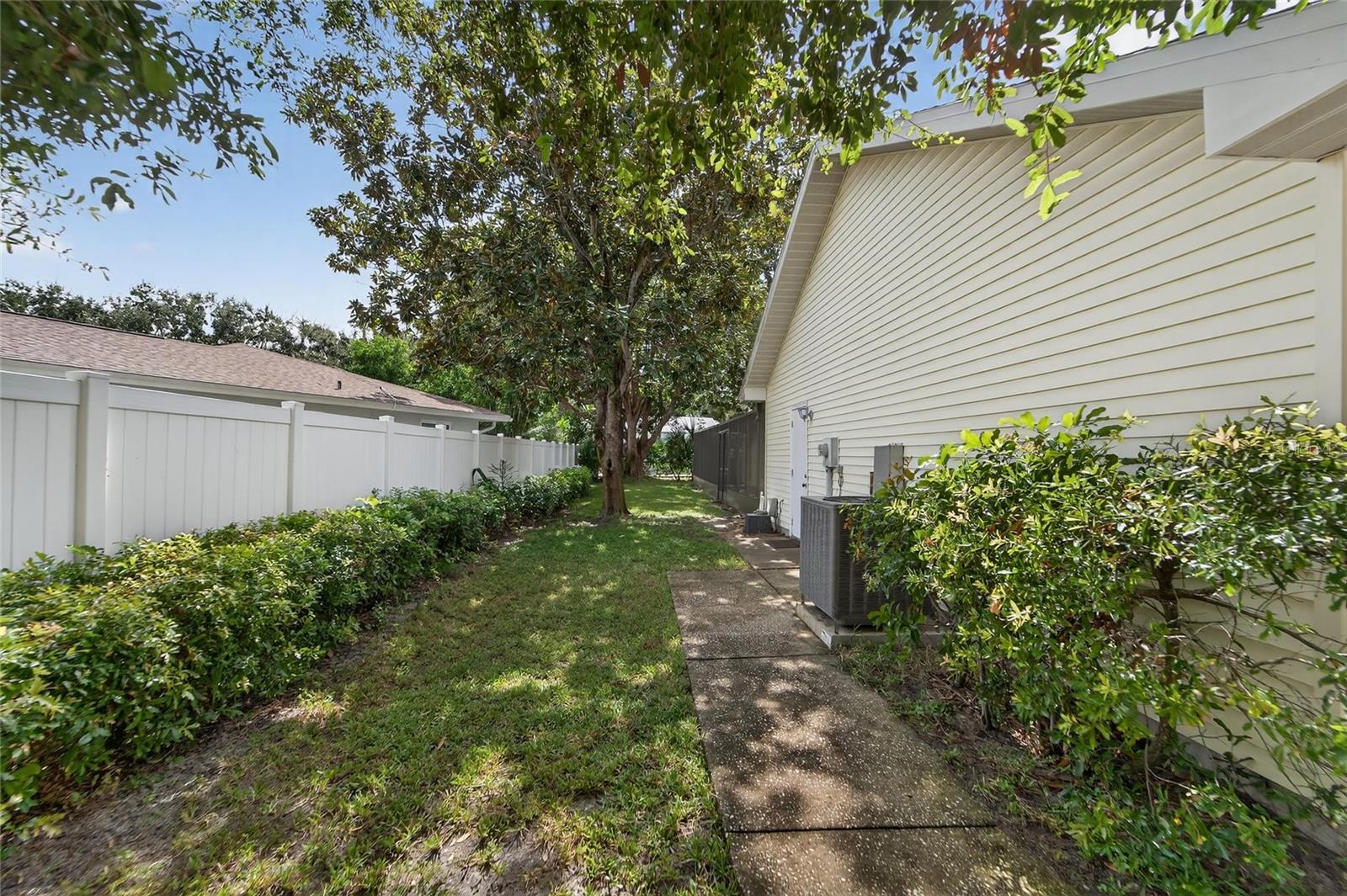 Image 73 of 100 For 2873 Sea Pines Circle W