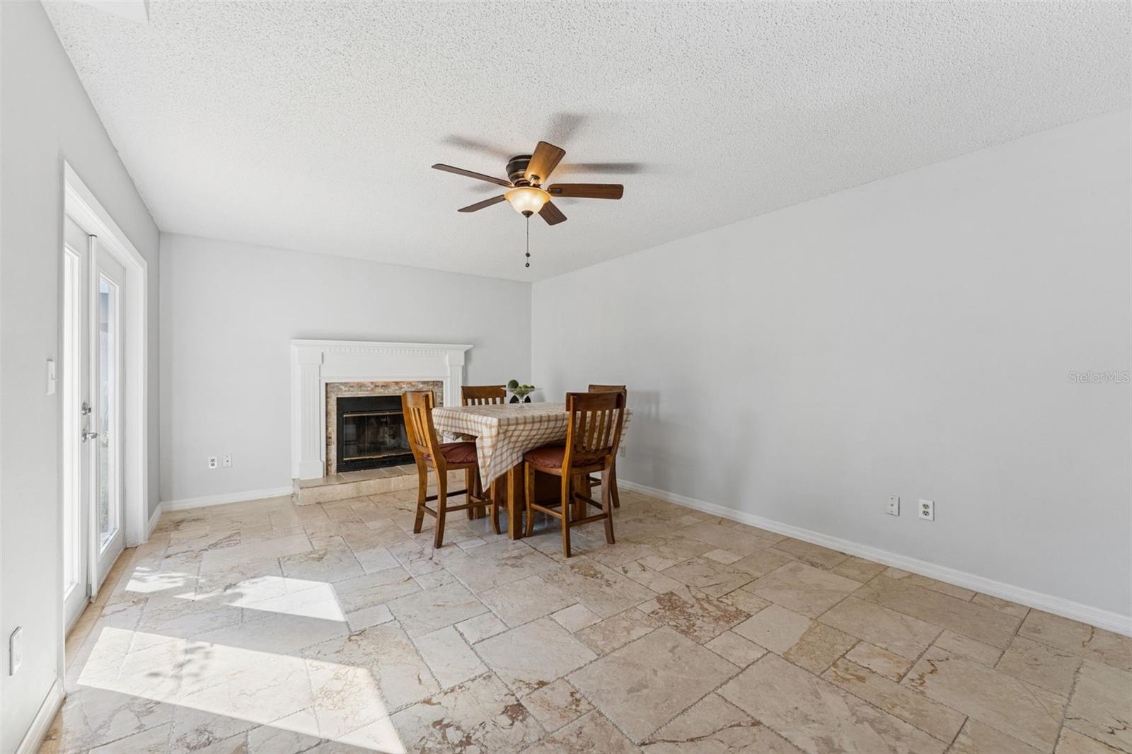 Image 12 of 39 For 5816 Silver Moon Avenue