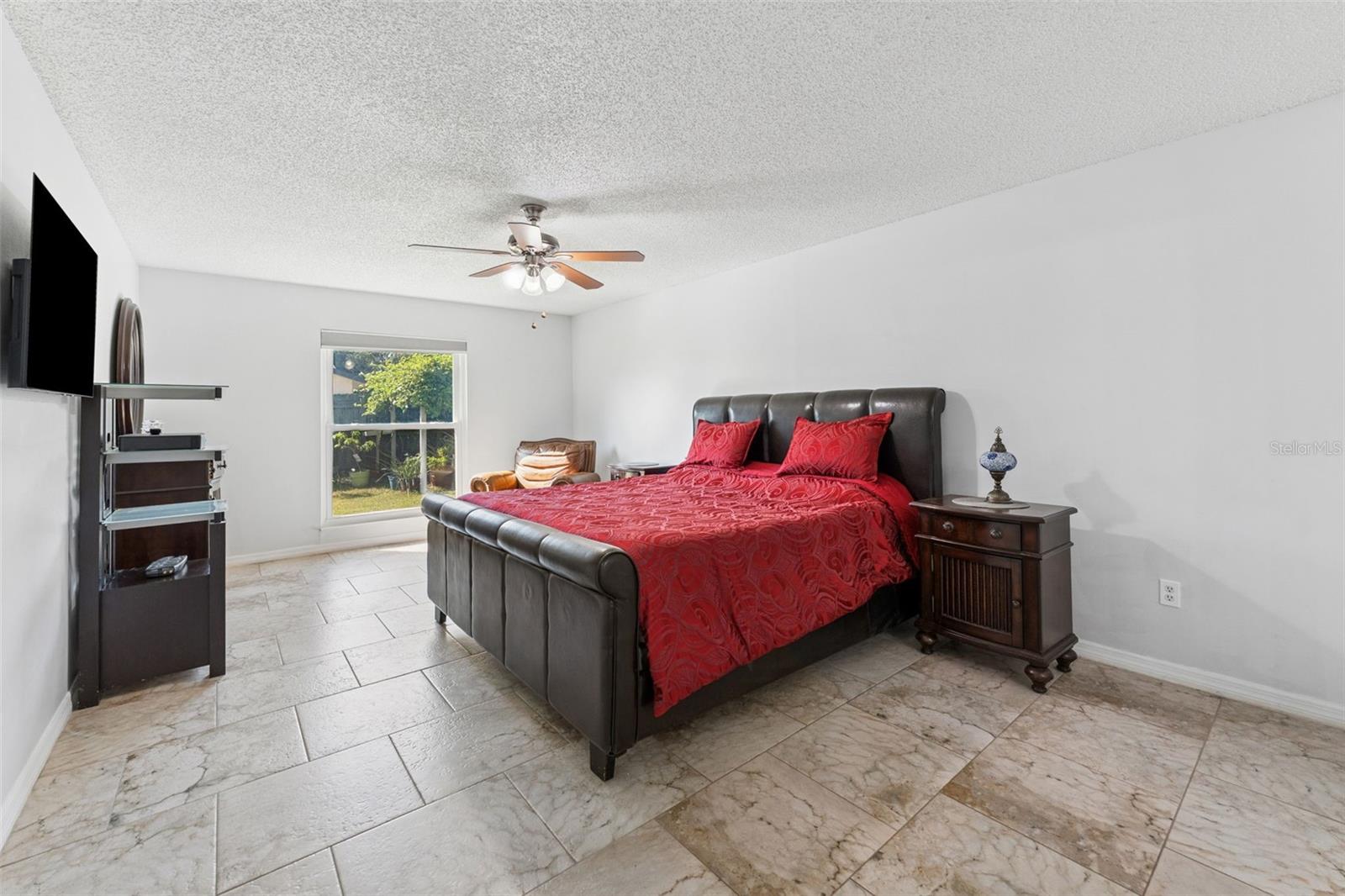 Image 14 of 39 For 5816 Silver Moon Avenue