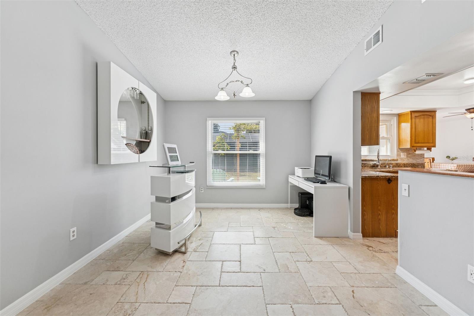 Image 6 of 39 For 5816 Silver Moon Avenue