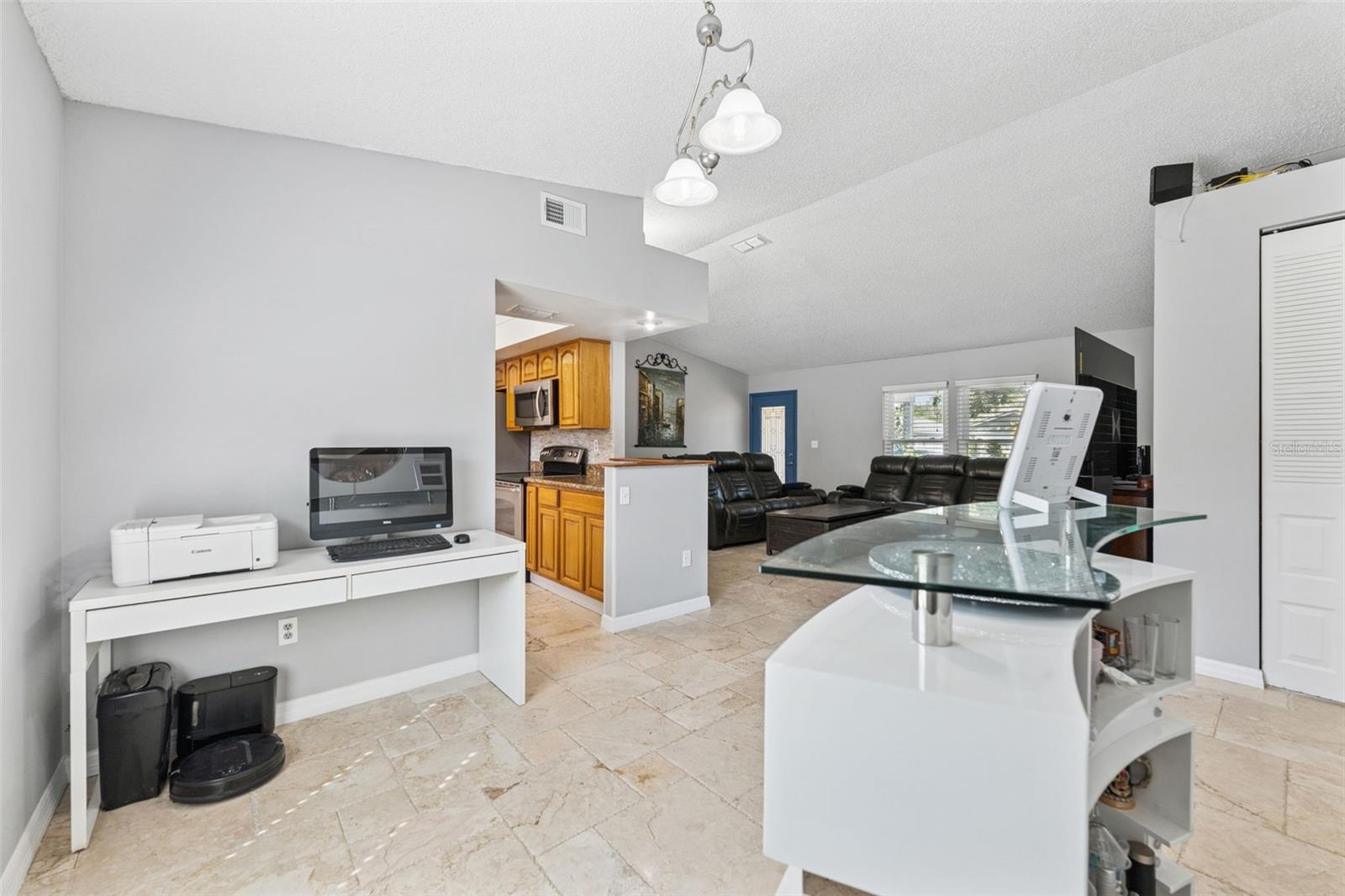 Image 7 of 39 For 5816 Silver Moon Avenue