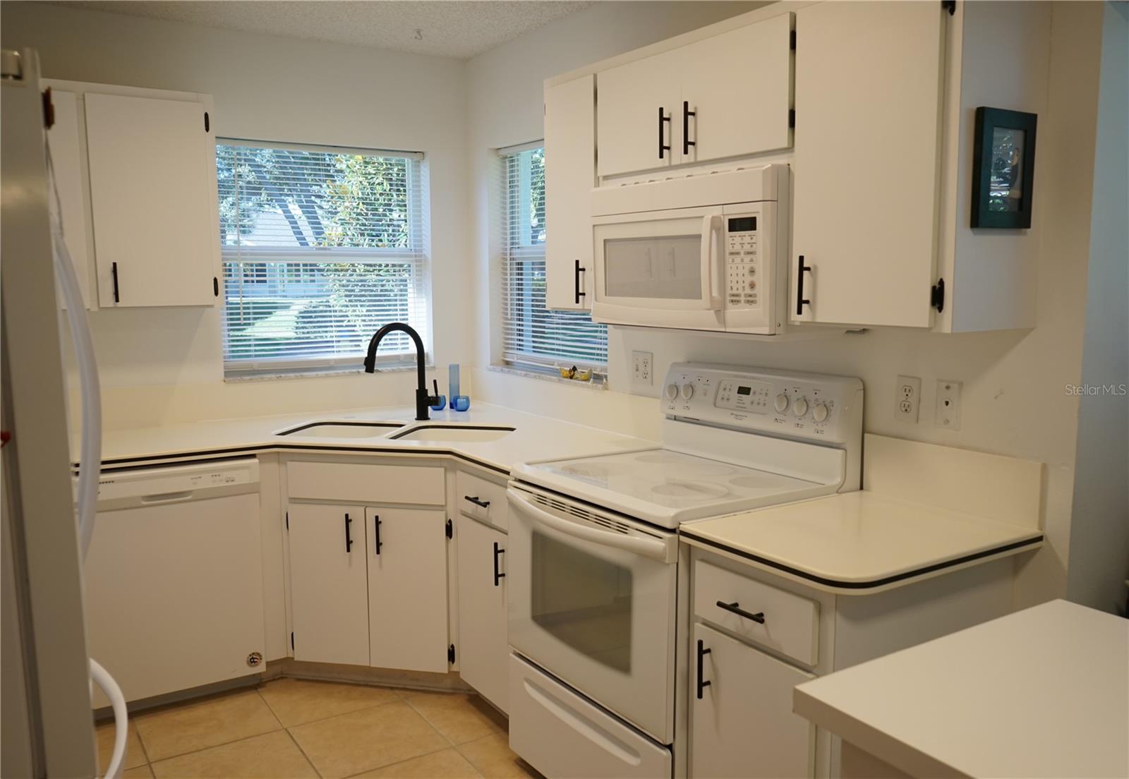 Image 14 of 74 For 653 Mcdaniel Street 178