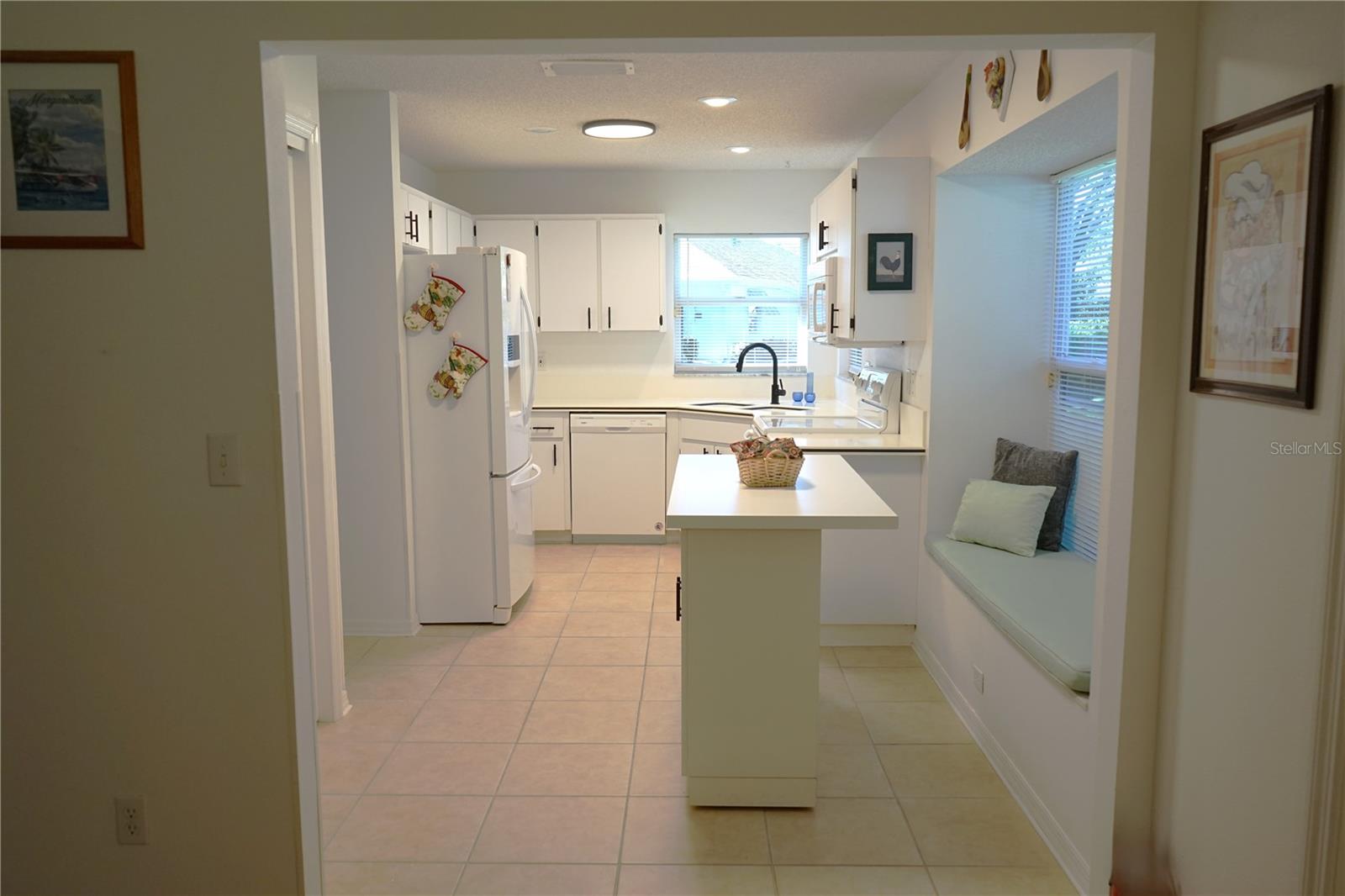 Image 16 of 74 For 653 Mcdaniel Street 178