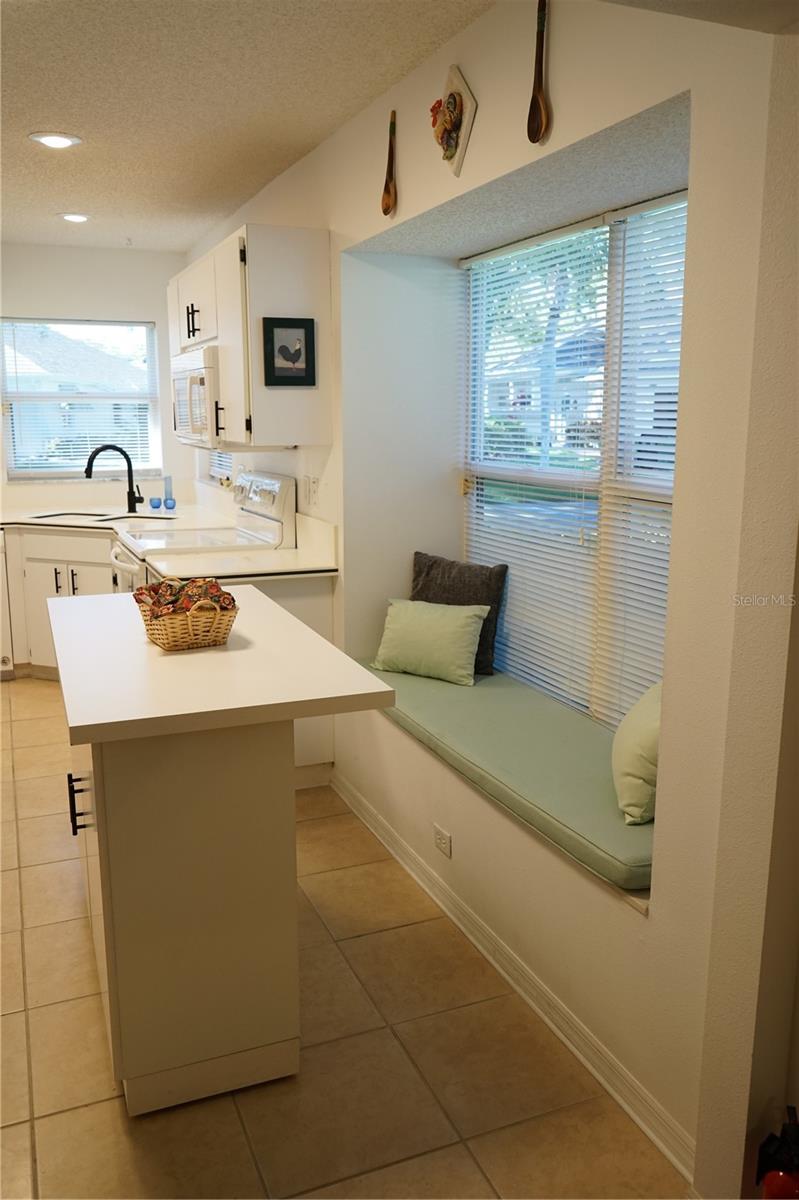 Image 17 of 74 For 653 Mcdaniel Street 178