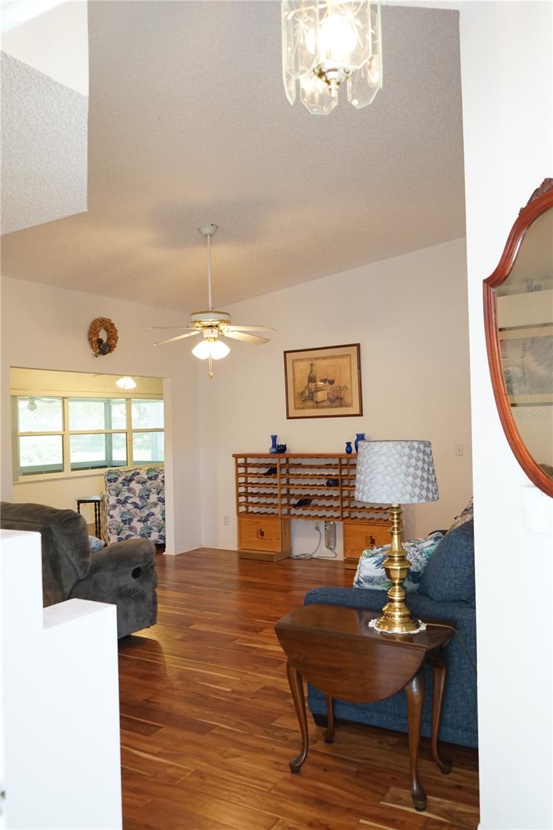 Image 5 of 74 For 653 Mcdaniel Street 178