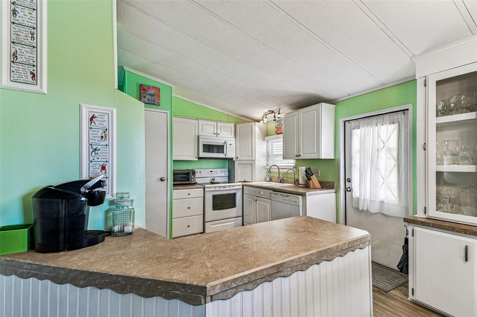 Image 11 of 77 For 12501 Ulmerton Road 71