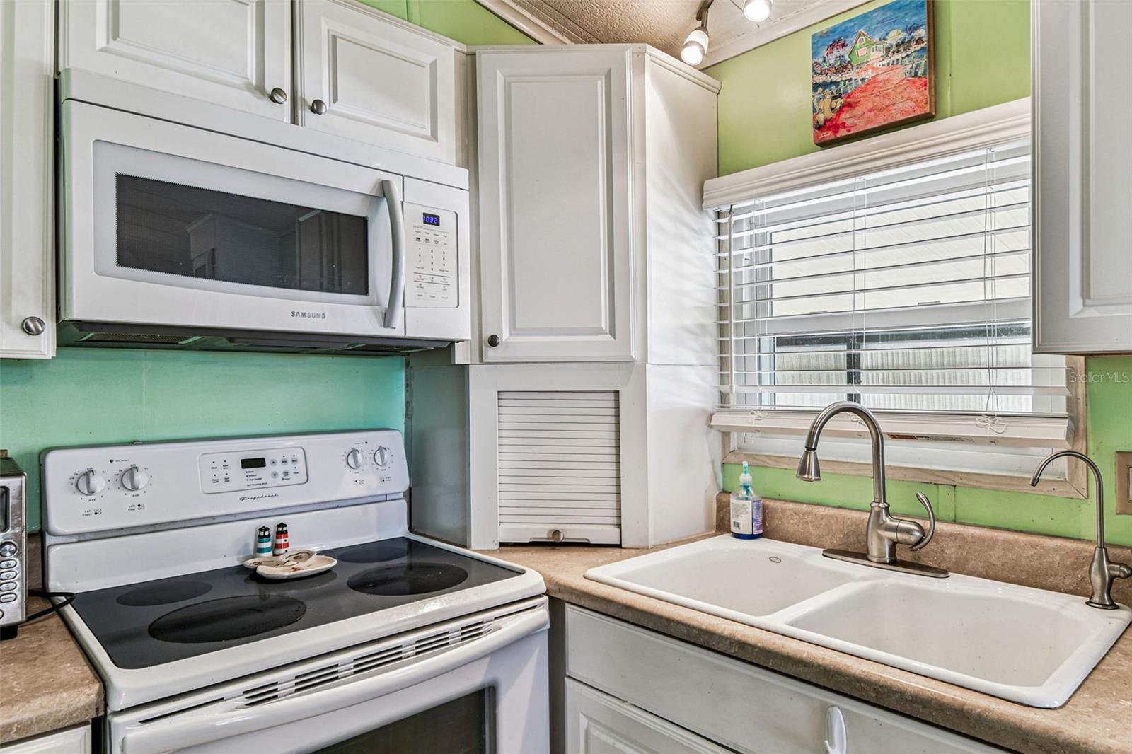 Image 13 of 77 For 12501 Ulmerton Road 71