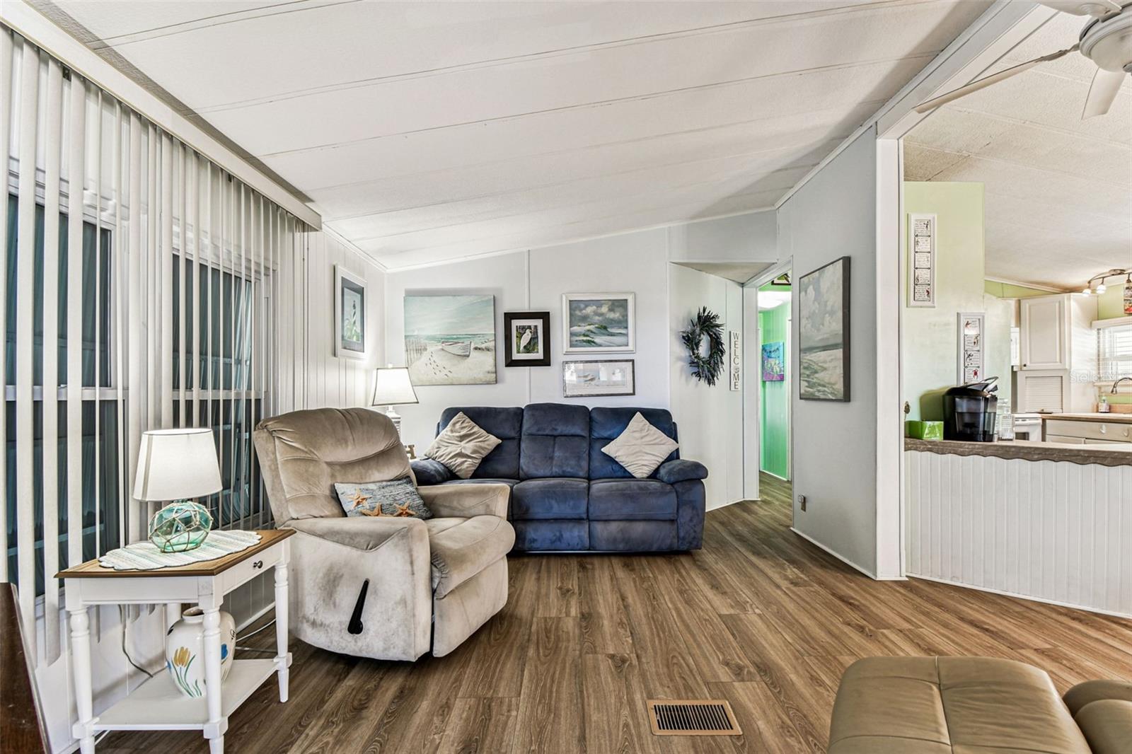Image 21 of 77 For 12501 Ulmerton Road 71
