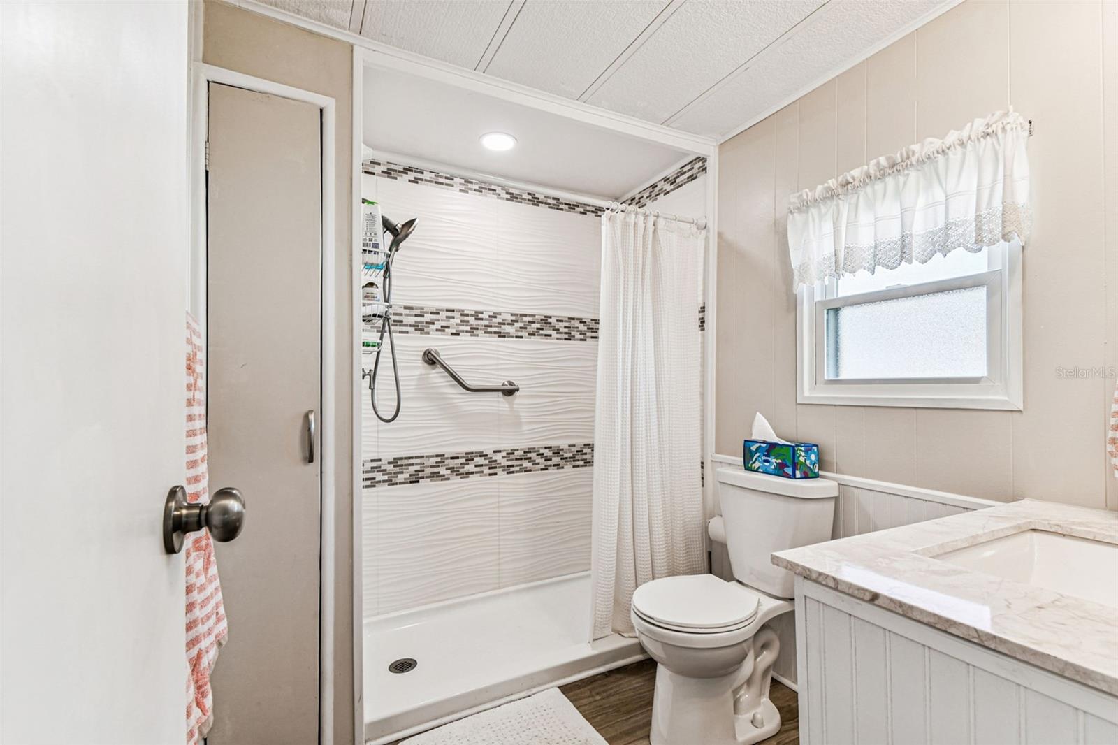 Image 37 of 77 For 12501 Ulmerton Road 71