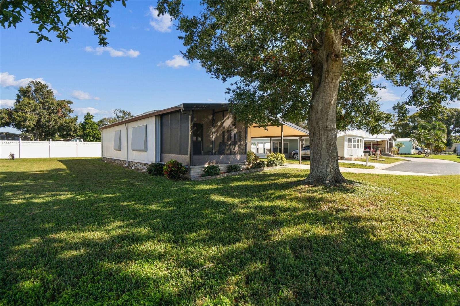 Image 50 of 77 For 12501 Ulmerton Road 71