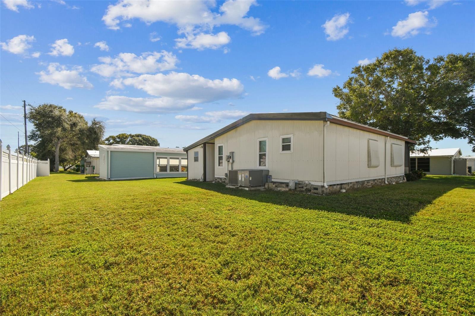 Image 51 of 77 For 12501 Ulmerton Road 71