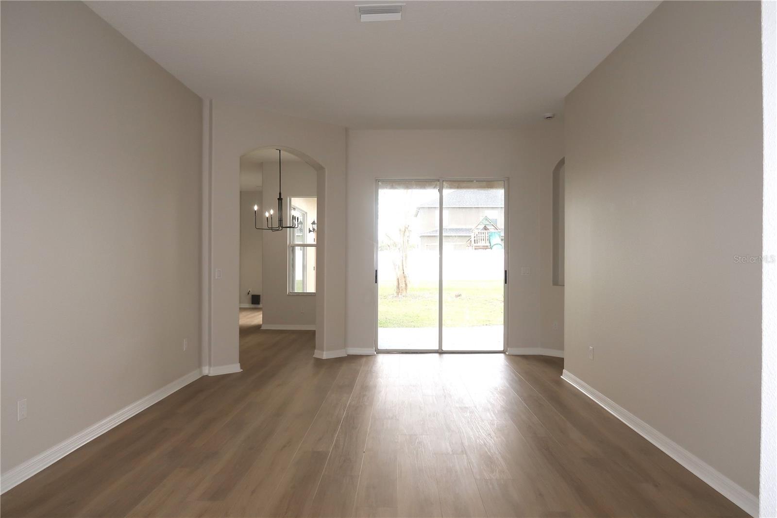 Image 22 of 50 For 4434 Creekside Drive