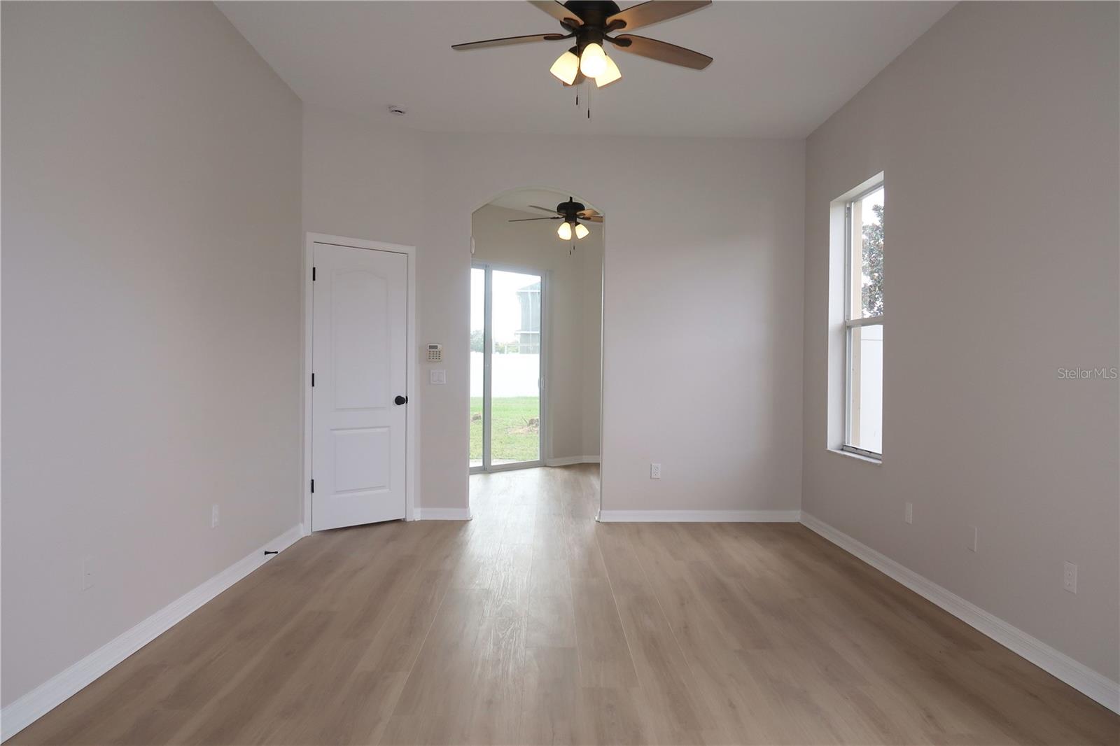 Image 29 of 50 For 4434 Creekside Drive