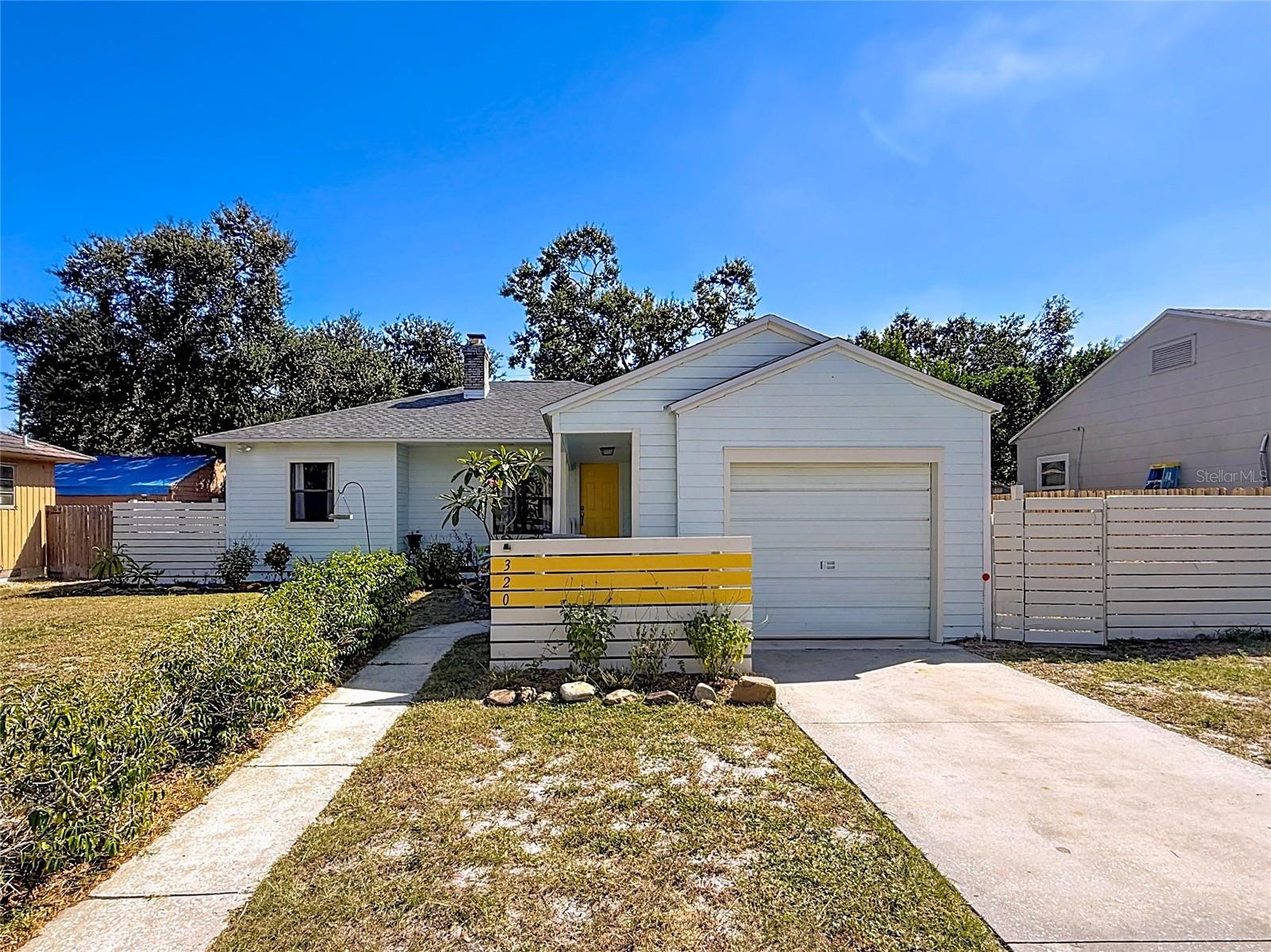 Image 10 of 65 For 320 Kingston Street S