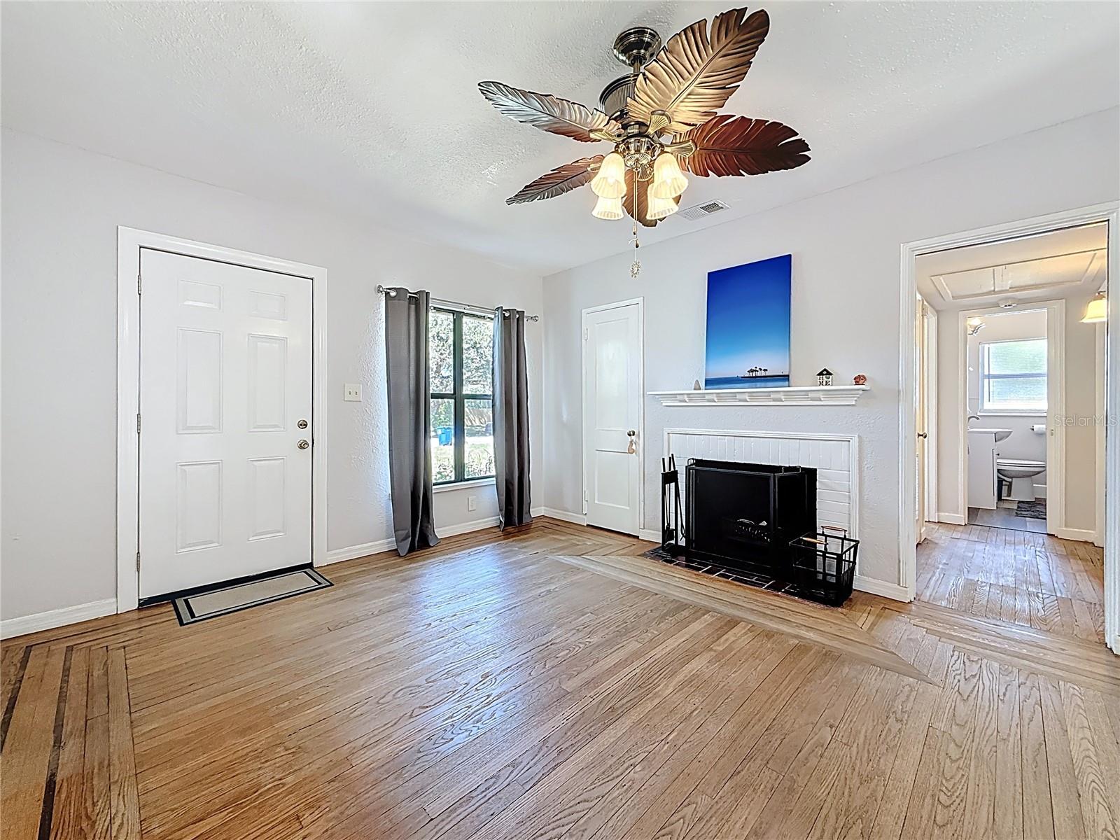 Image 18 of 65 For 320 Kingston Street S