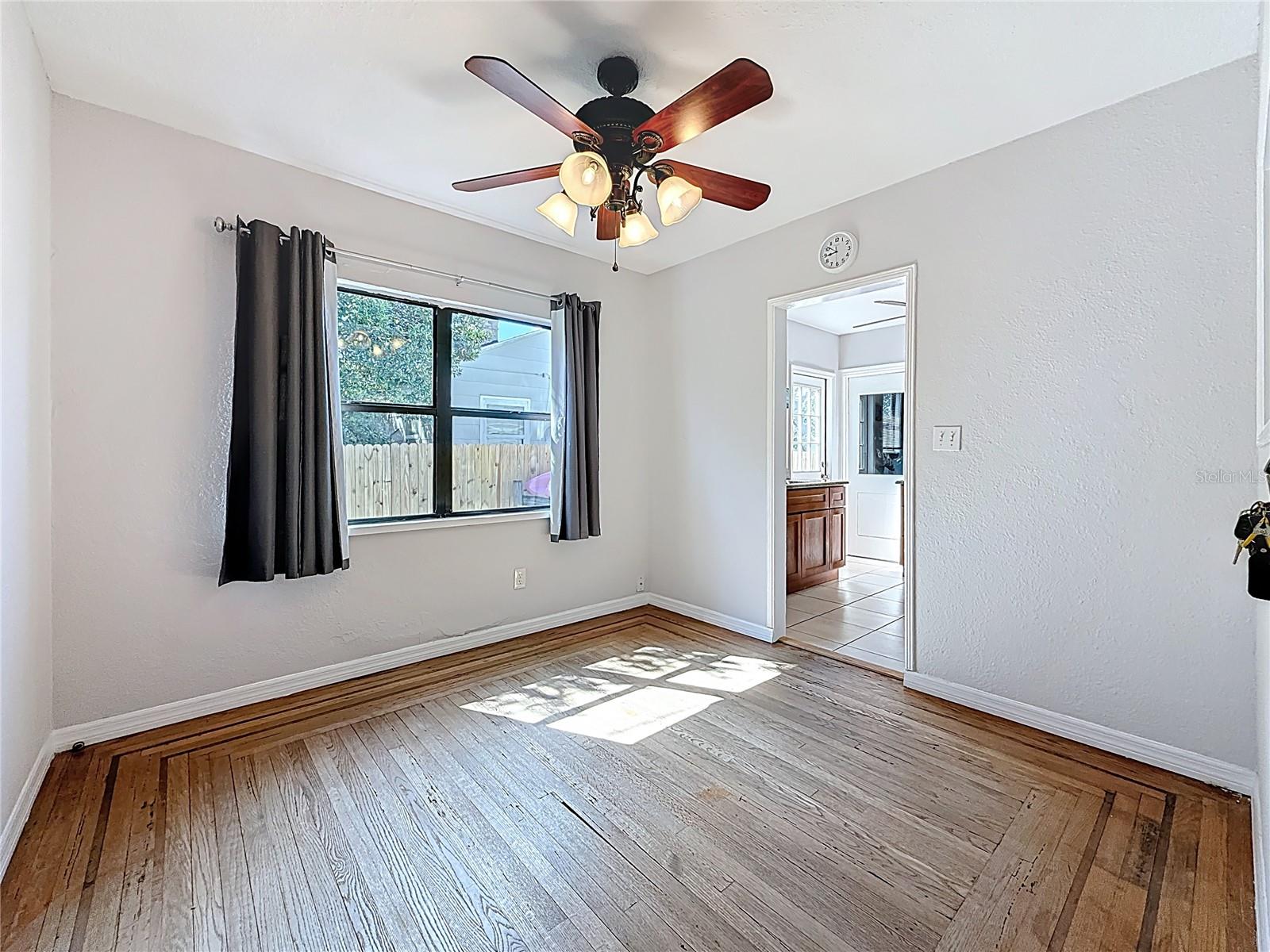 Image 22 of 65 For 320 Kingston Street S