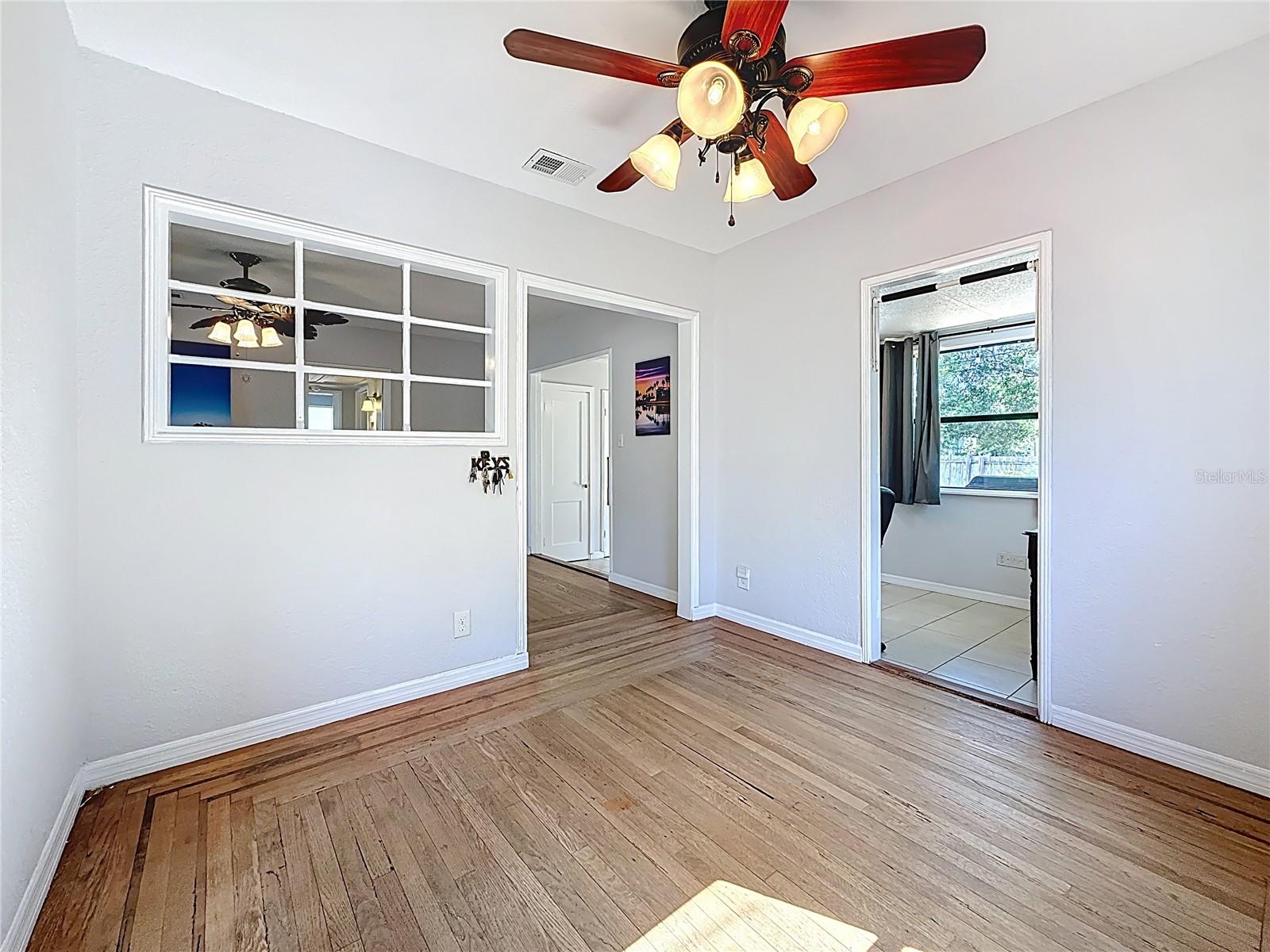 Image 24 of 65 For 320 Kingston Street S