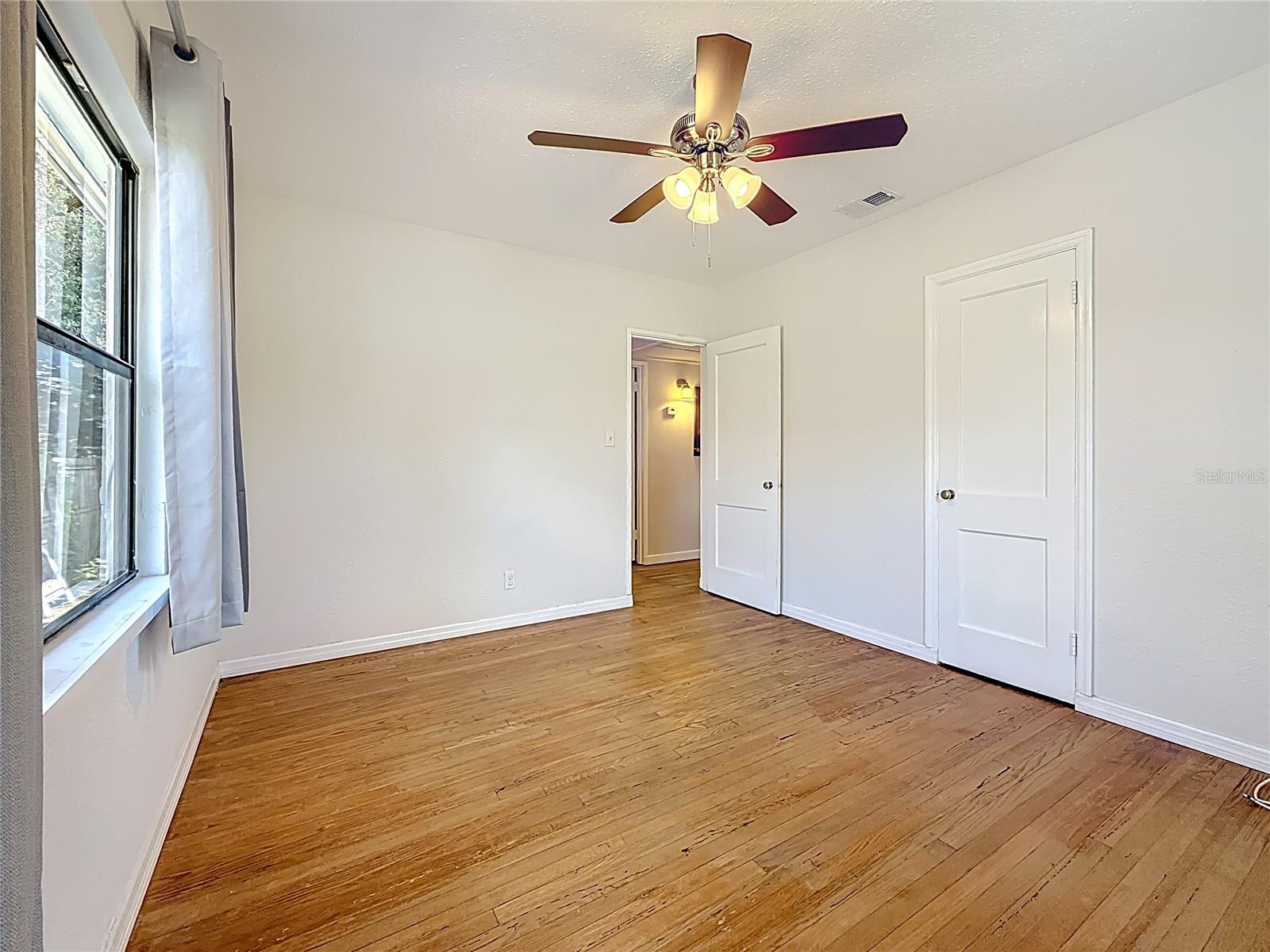 Image 35 of 65 For 320 Kingston Street S