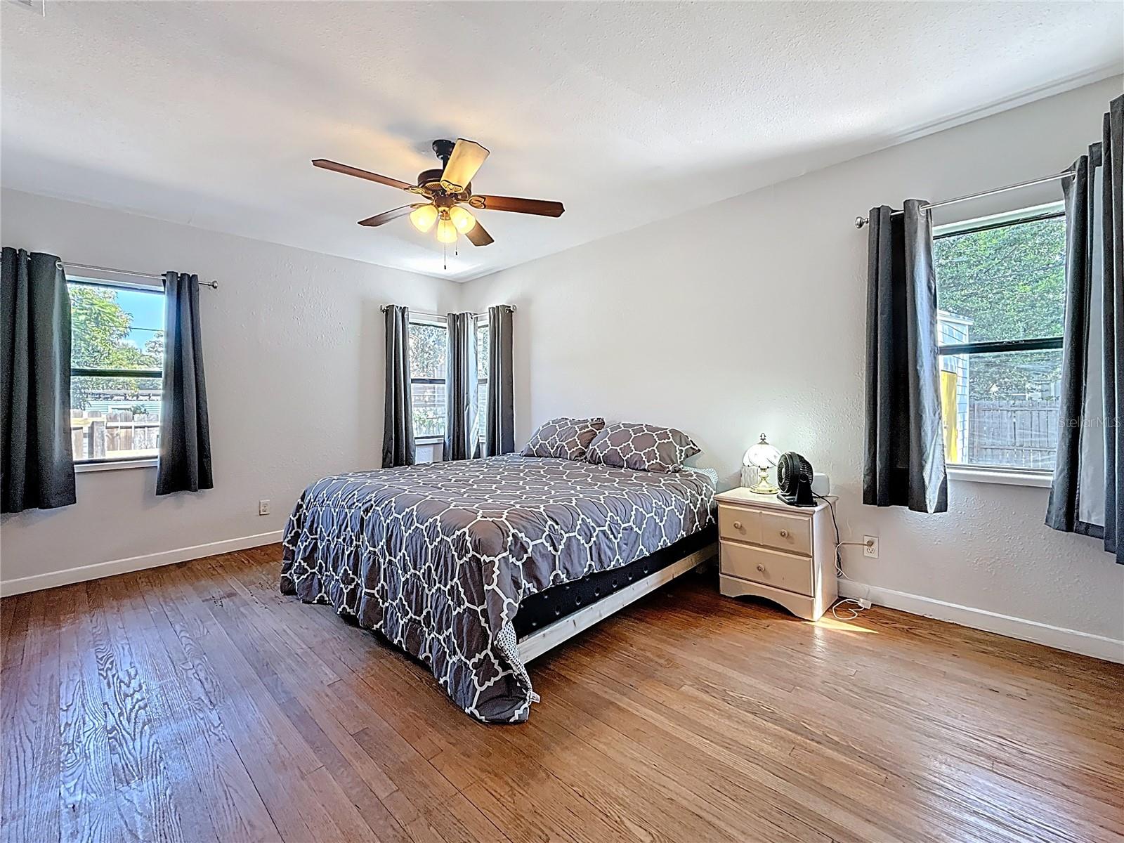 Image 37 of 65 For 320 Kingston Street S