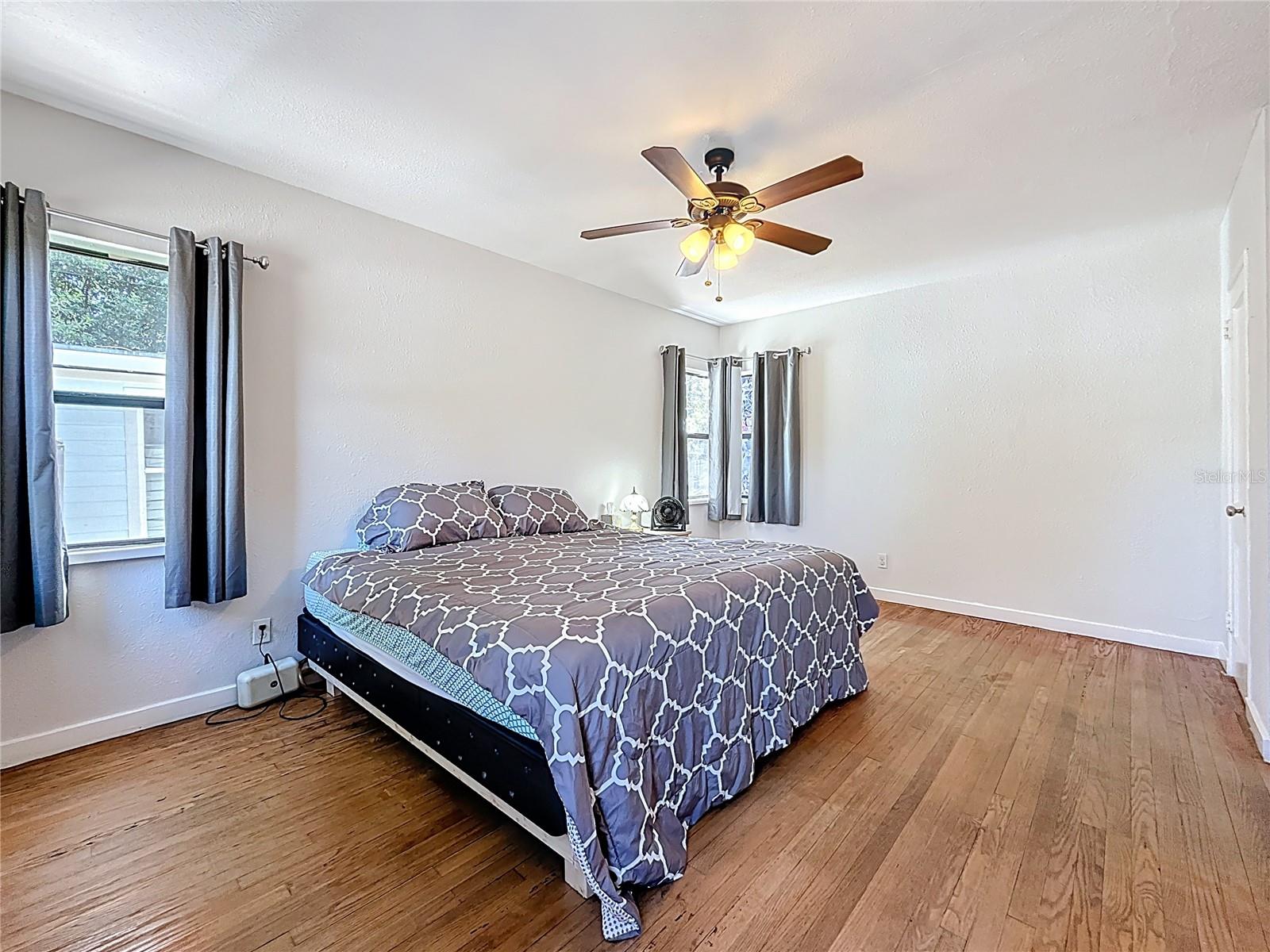 Image 38 of 65 For 320 Kingston Street S