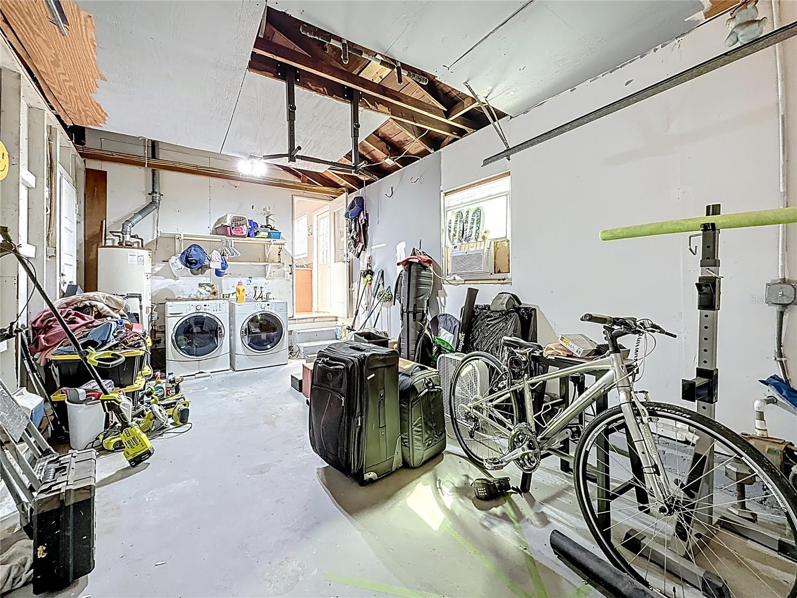 Image 44 of 65 For 320 Kingston Street S