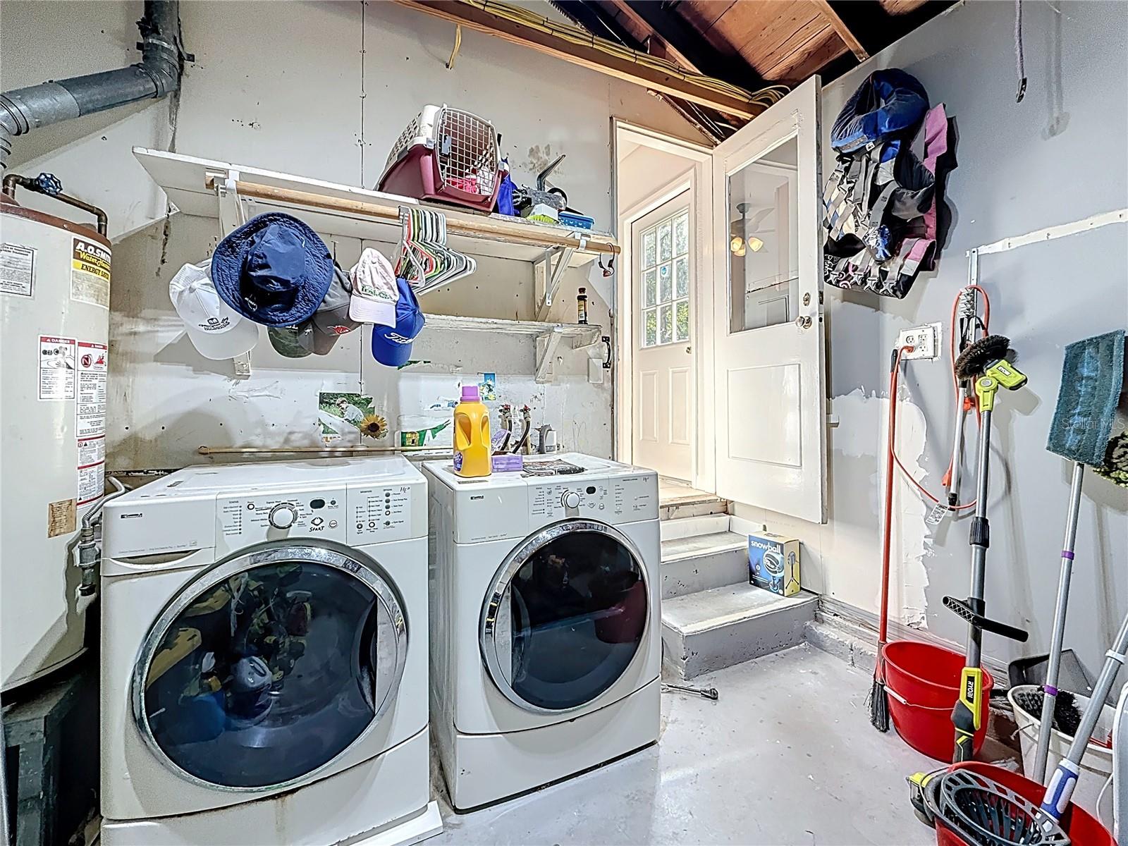 Image 45 of 65 For 320 Kingston Street S