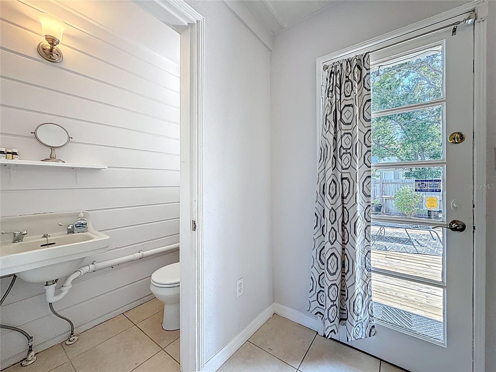 Image 51 of 65 For 320 Kingston Street S