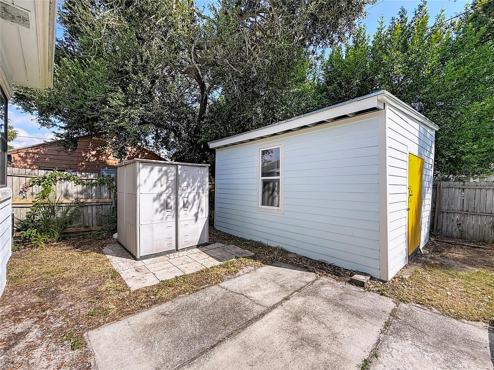 Image 52 of 65 For 320 Kingston Street S