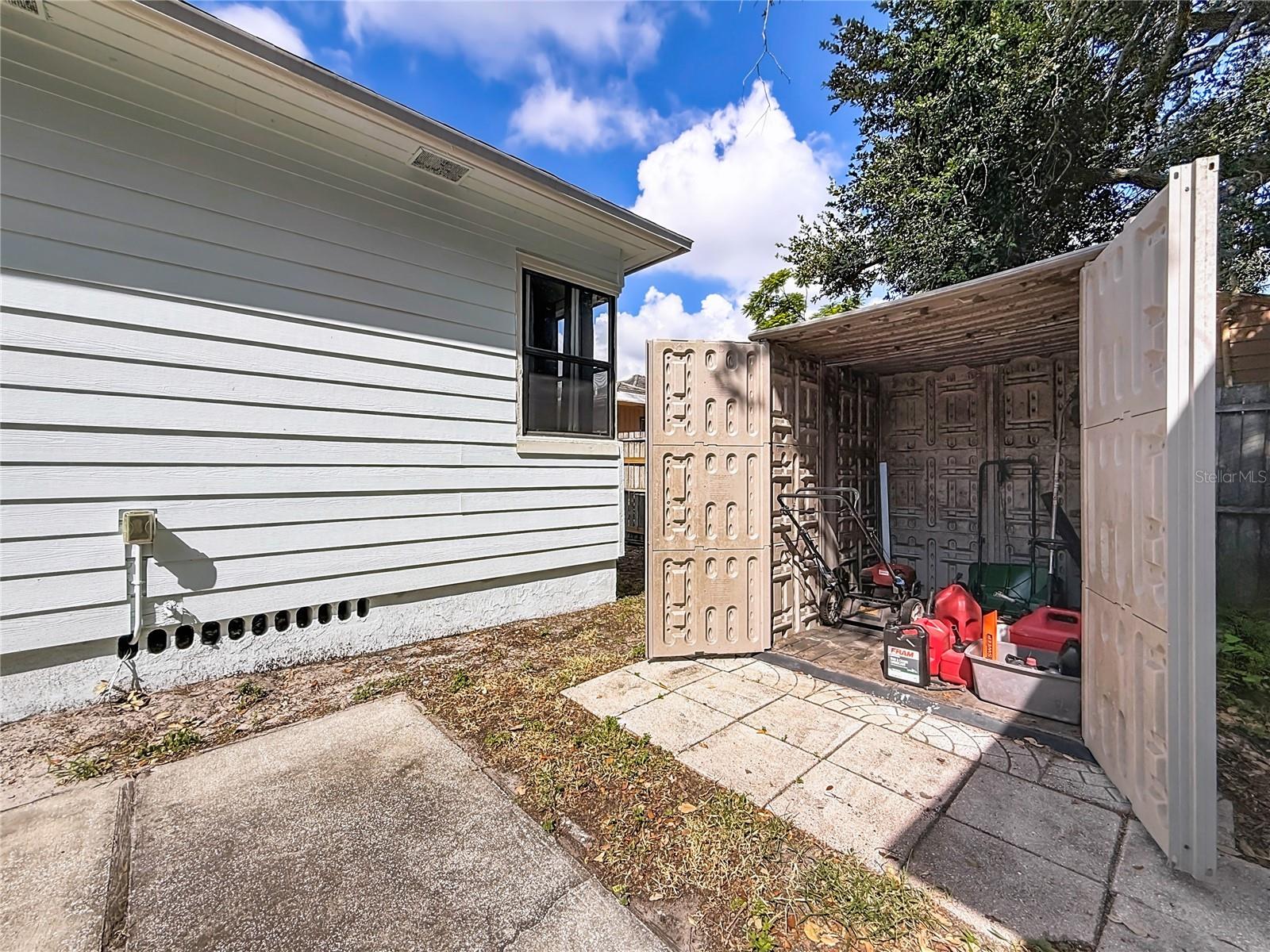 Image 53 of 65 For 320 Kingston Street S