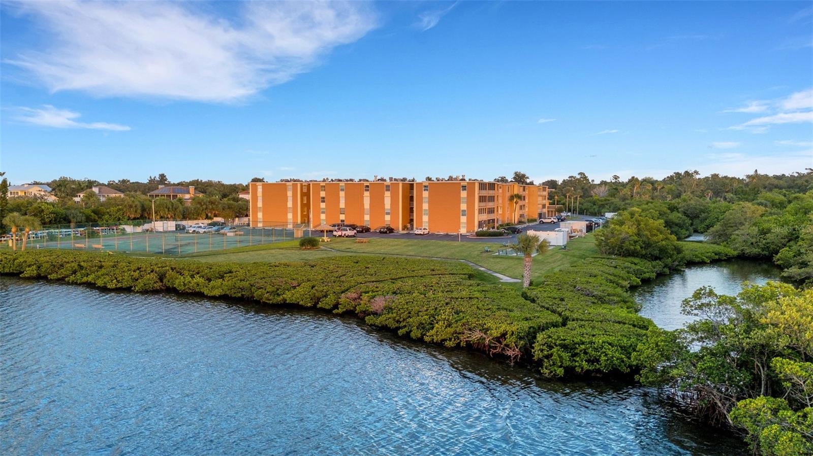 Image 10 of 51 For 12760 Indian Rocks Road 1087