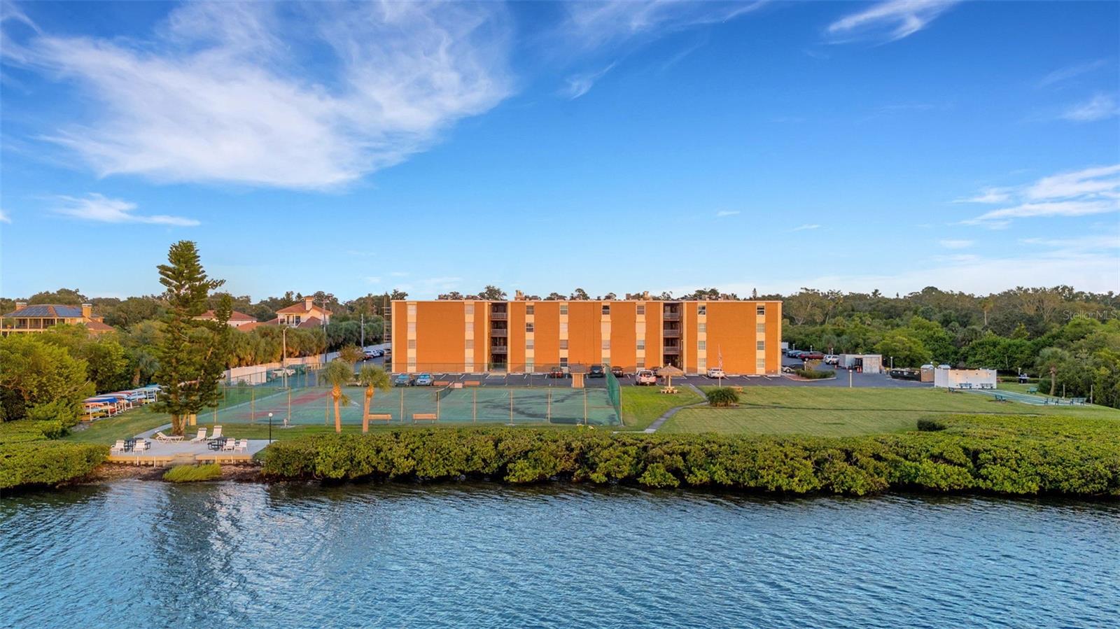 Image 11 of 51 For 12760 Indian Rocks Road 1087