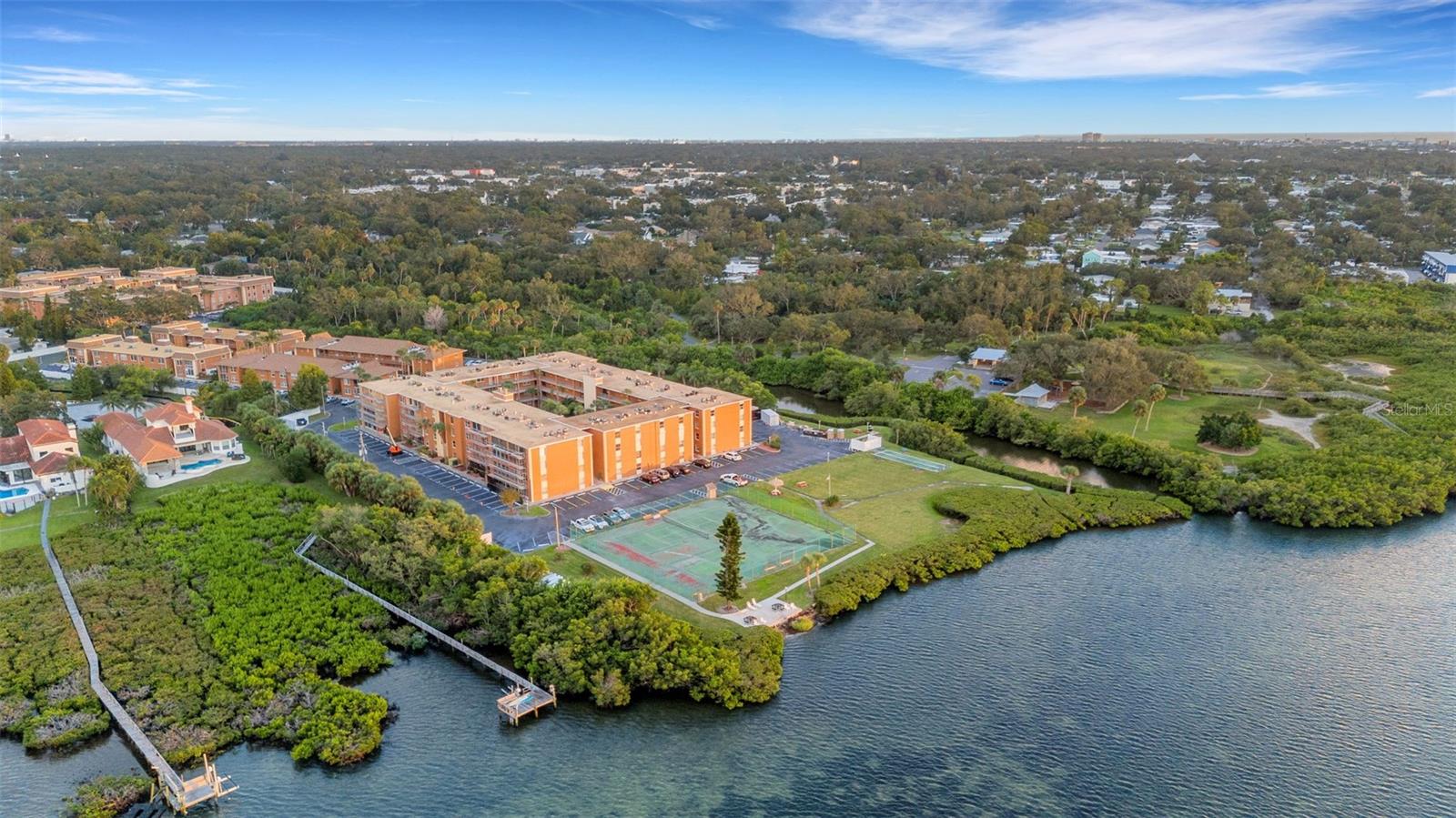 Image 14 of 51 For 12760 Indian Rocks Road 1087