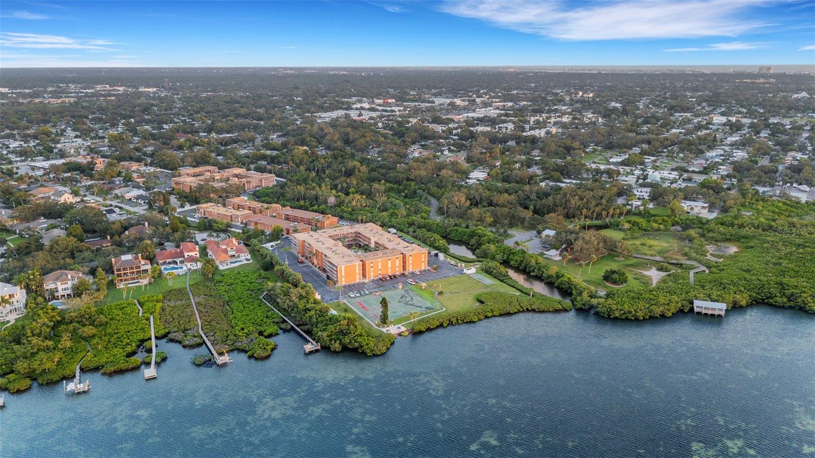 Image 15 of 51 For 12760 Indian Rocks Road 1087