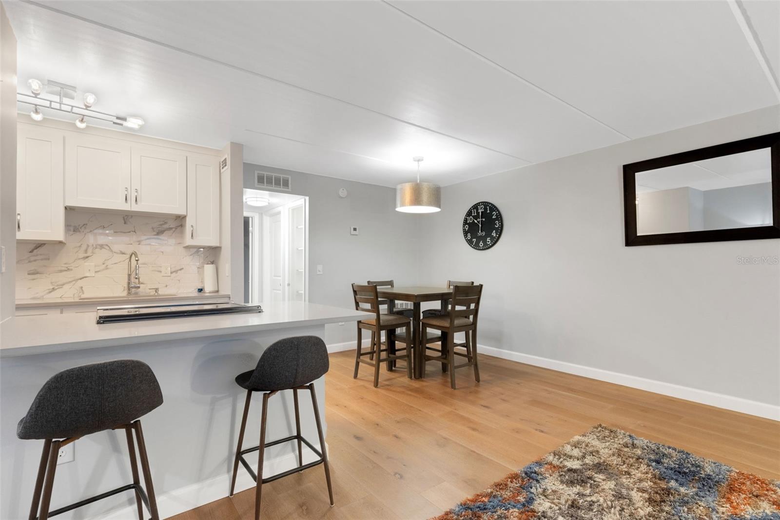 Image 21 of 51 For 12760 Indian Rocks Road 1087