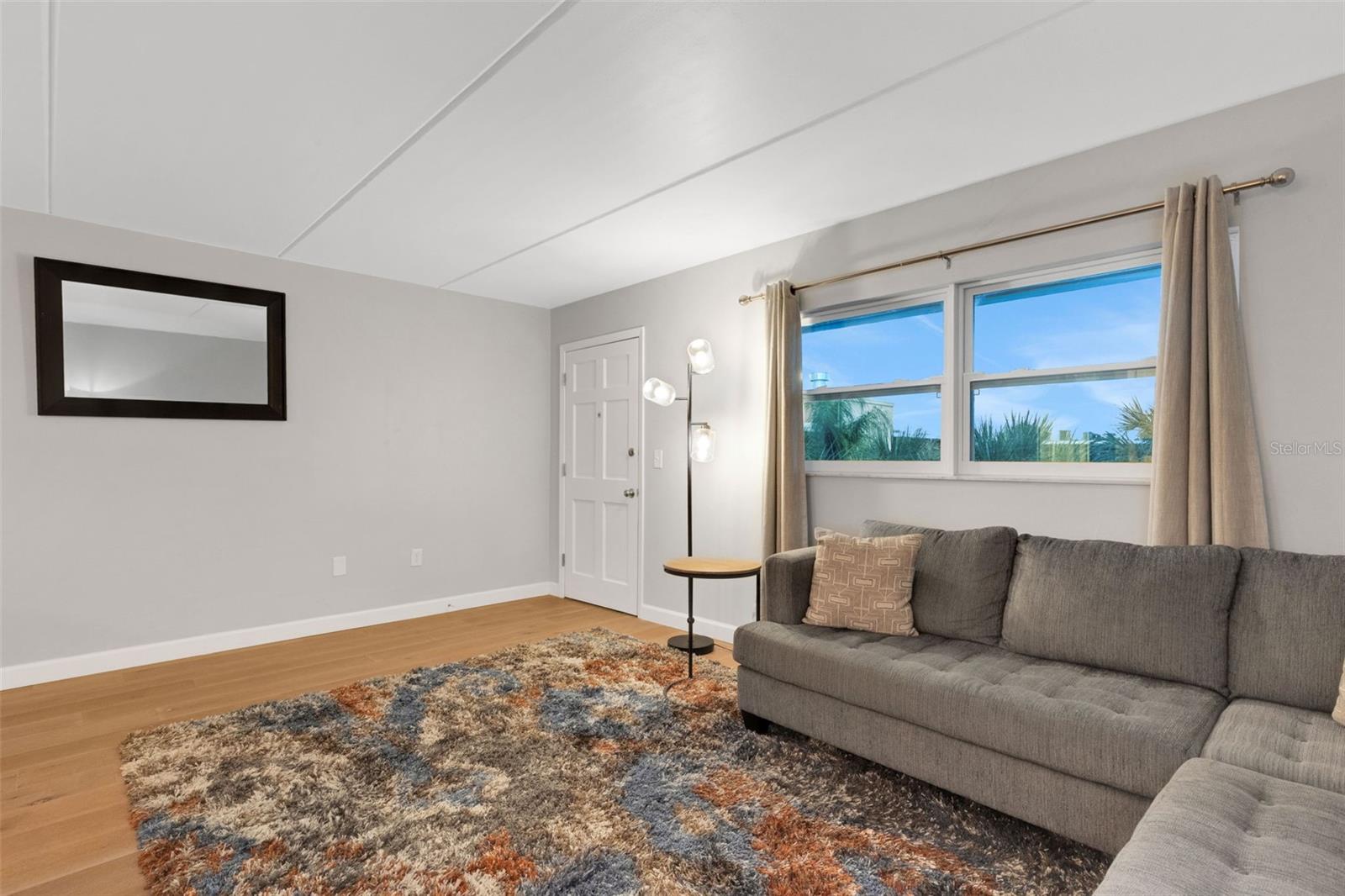 Image 22 of 51 For 12760 Indian Rocks Road 1087