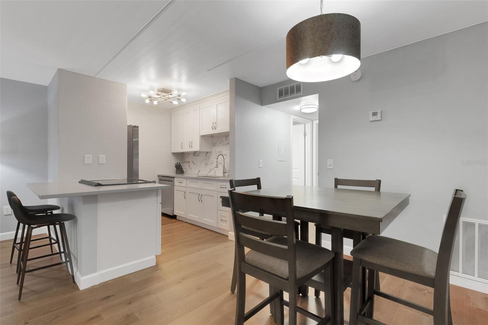 Image 23 of 51 For 12760 Indian Rocks Road 1087