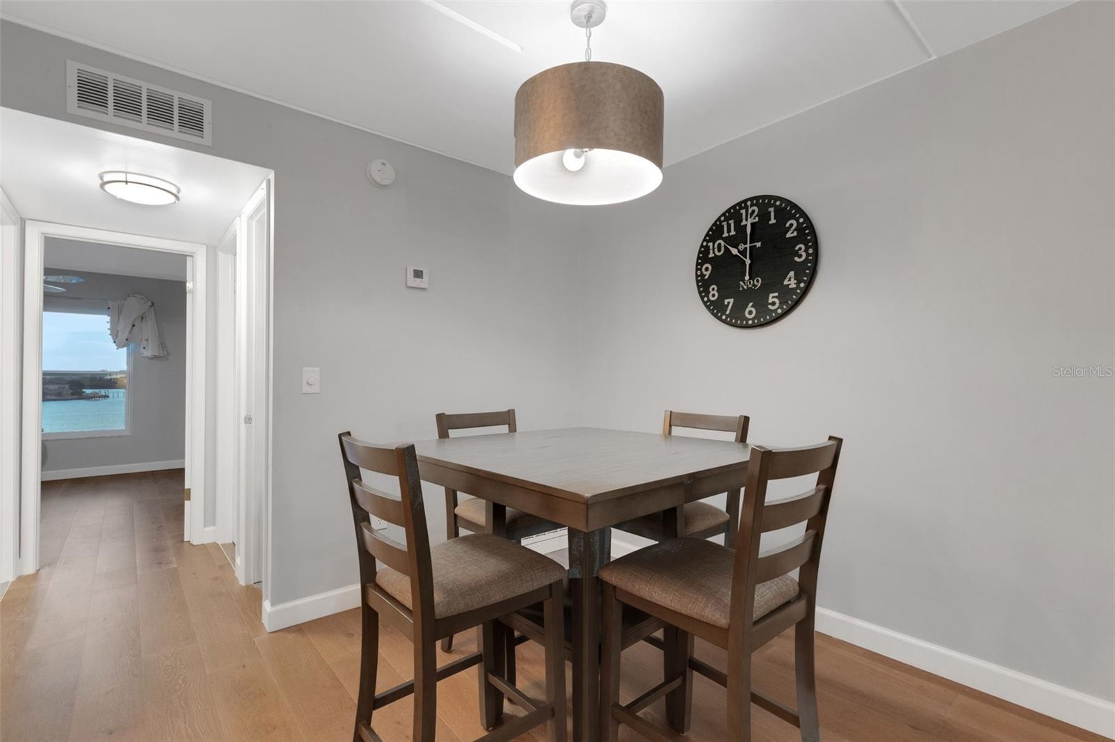 Image 24 of 51 For 12760 Indian Rocks Road 1087